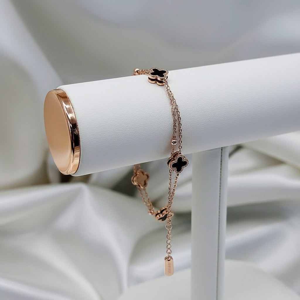 Rokassprādze "Black clover and balls"