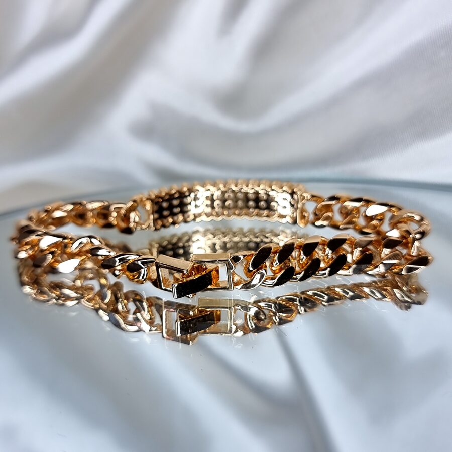 Apzeltīta rokassprādze, neizraisa alerģiju, kvalitatīva, neapsūbē. Drošs pirkums, ātra piegāde, plašs sortiments, vienkāršota atgriešana. Klasiska ķēdīte, rokas…