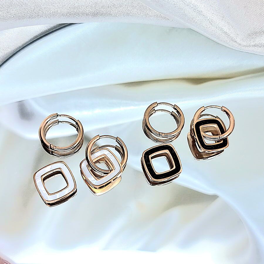 Apzeltīti auskari, neizraisa alerģiju, kvalitatīvi, neapsūbē, mitrumizturīgi. Drošs pirkums, ātra piegāde, plašs sortiments, vienkāršota atgriešana. Klasiski au…