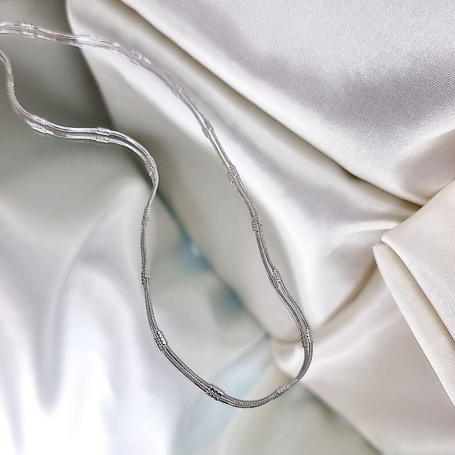 Apzeltīta ķēdīte, neizraisa alerģiju, kvalitatīva, neapsūbē. Drošs pirkums, ātra piegāde, plašs sortiments, vienkāršota atgriešana. Klasiska ķēdīte, kaklarota i…