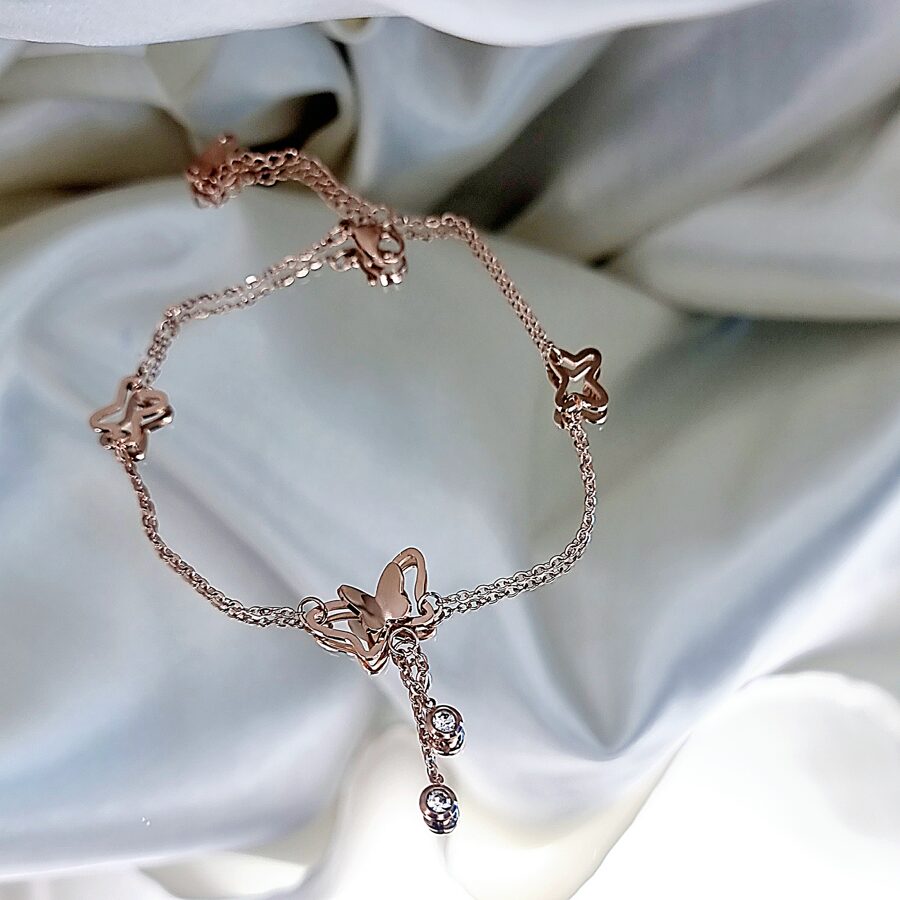 Apzeltīta ķēdīte, neizraisa alerģiju, kvalitatīva, neapsūbē. Drošs pirkums, ātra piegāde, plašs sortiments, vienkāršota atgriešana. Klasiska ķēdīte, kaklarota i…