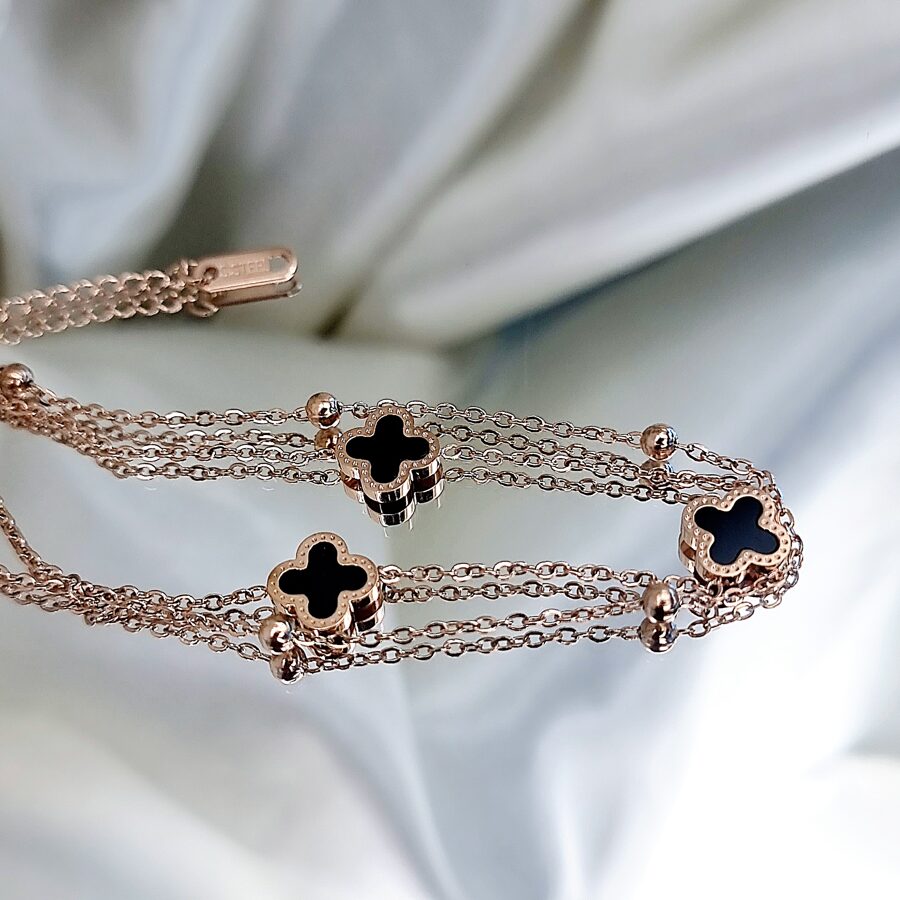 Apzeltīta ķēdīte, neizraisa alerģiju, kvalitatīva, neapsūbē. Drošs pirkums, ātra piegāde, plašs sortiments, vienkāršota atgriešana. Klasiska ķēdīte, kaklarota i…