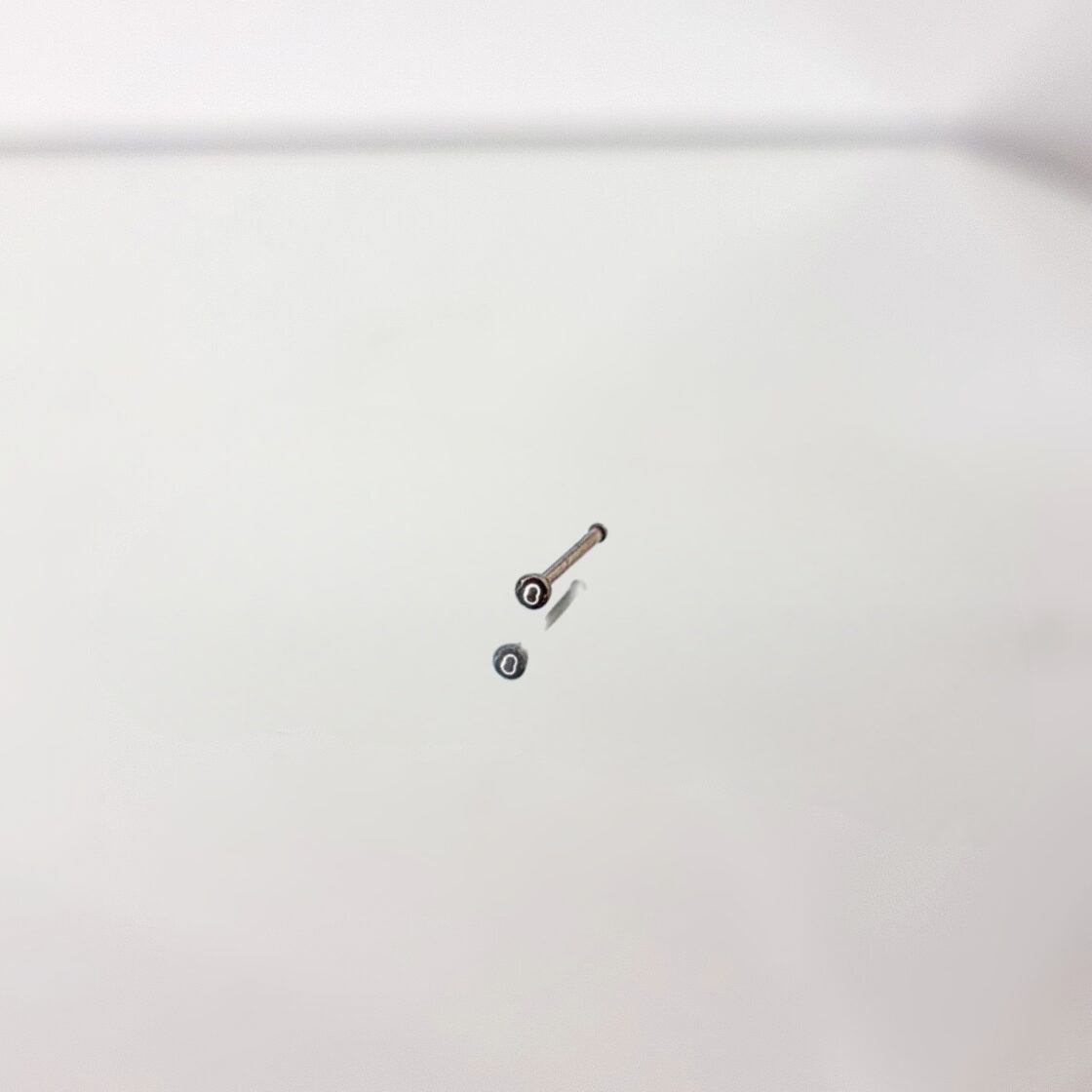 Apzeltīts pīrsings, neizraisa alerģiju, kvalitatīvi pīrsingi, neapsūbē, mitrumizturīgi. Drošs pirkums, ātra piegāde, plašs sortiments, vienkārša atgriešana. Deg…