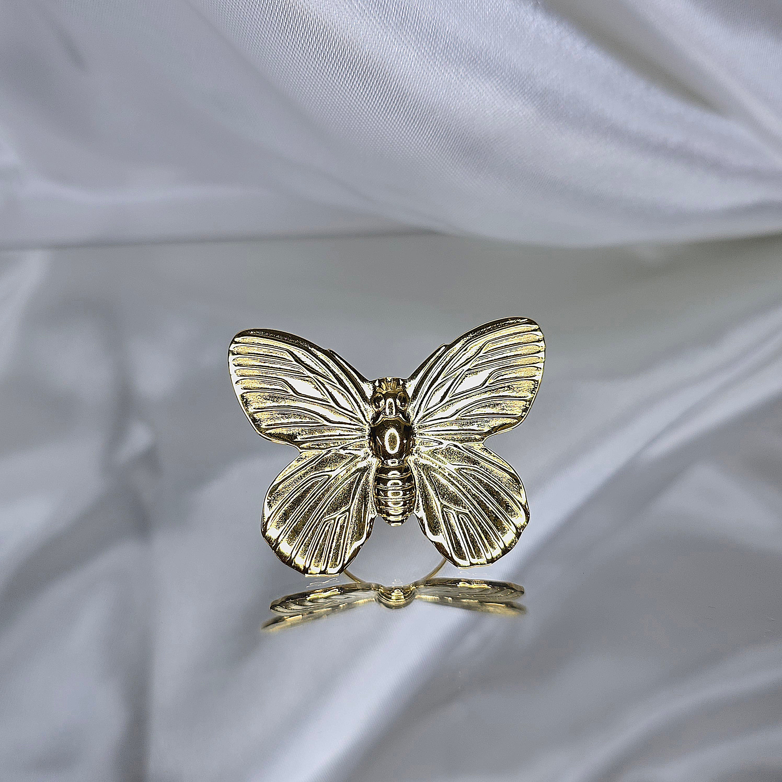 Apzeltīts gredzens, neizraisa alerģiju, kvalitatīvs, neapsūbē, mitrumizturīgs gredzens. Drošs pirkums, ātra piegāde, plašs sortiments, vienkāršota atgriešana. K…