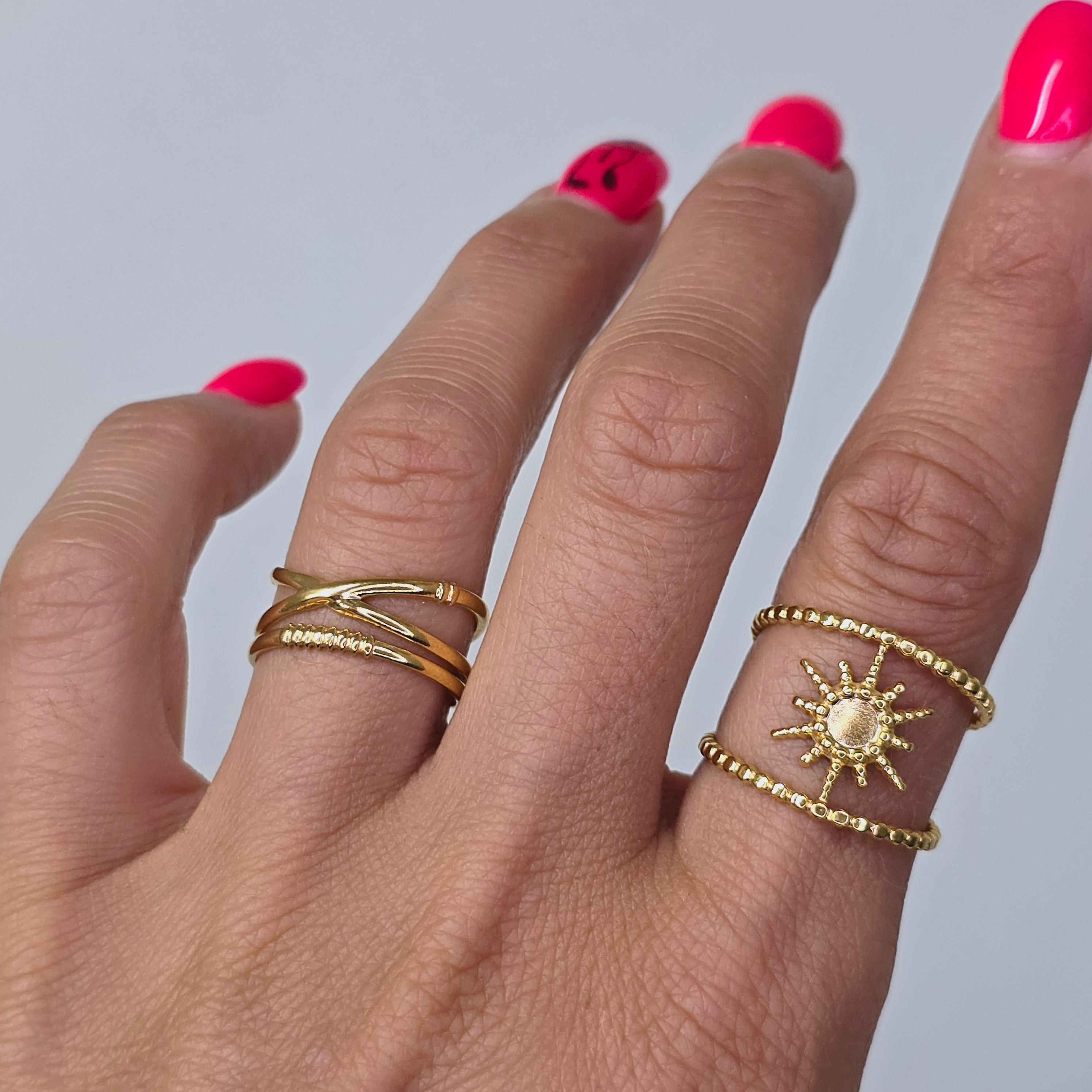 Apzeltīts gredzens, neizraisa alerģiju, kvalitatīvs, neapsūbē, mitrumizturīgs gredzens. Drošs pirkums, ātra piegāde, plašs sortiments, vienkāršota atgriešana. K…