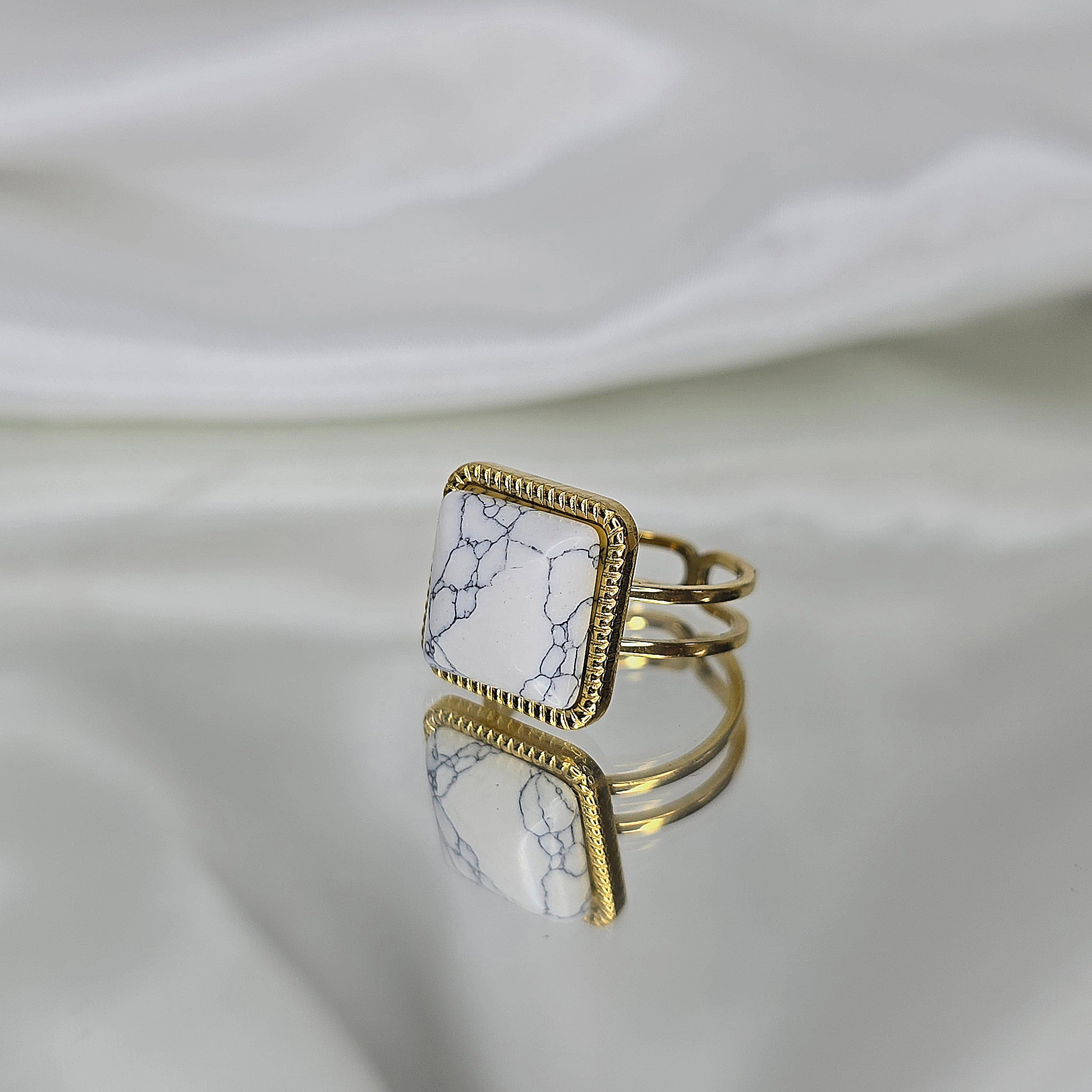 Apzeltīts gredzens, neizraisa alerģiju, kvalitatīvs, neapsūbē, mitrumizturīgs gredzens. Drošs pirkums, ātra piegāde, plašs sortiments, vienkāršota atgriešana. K…