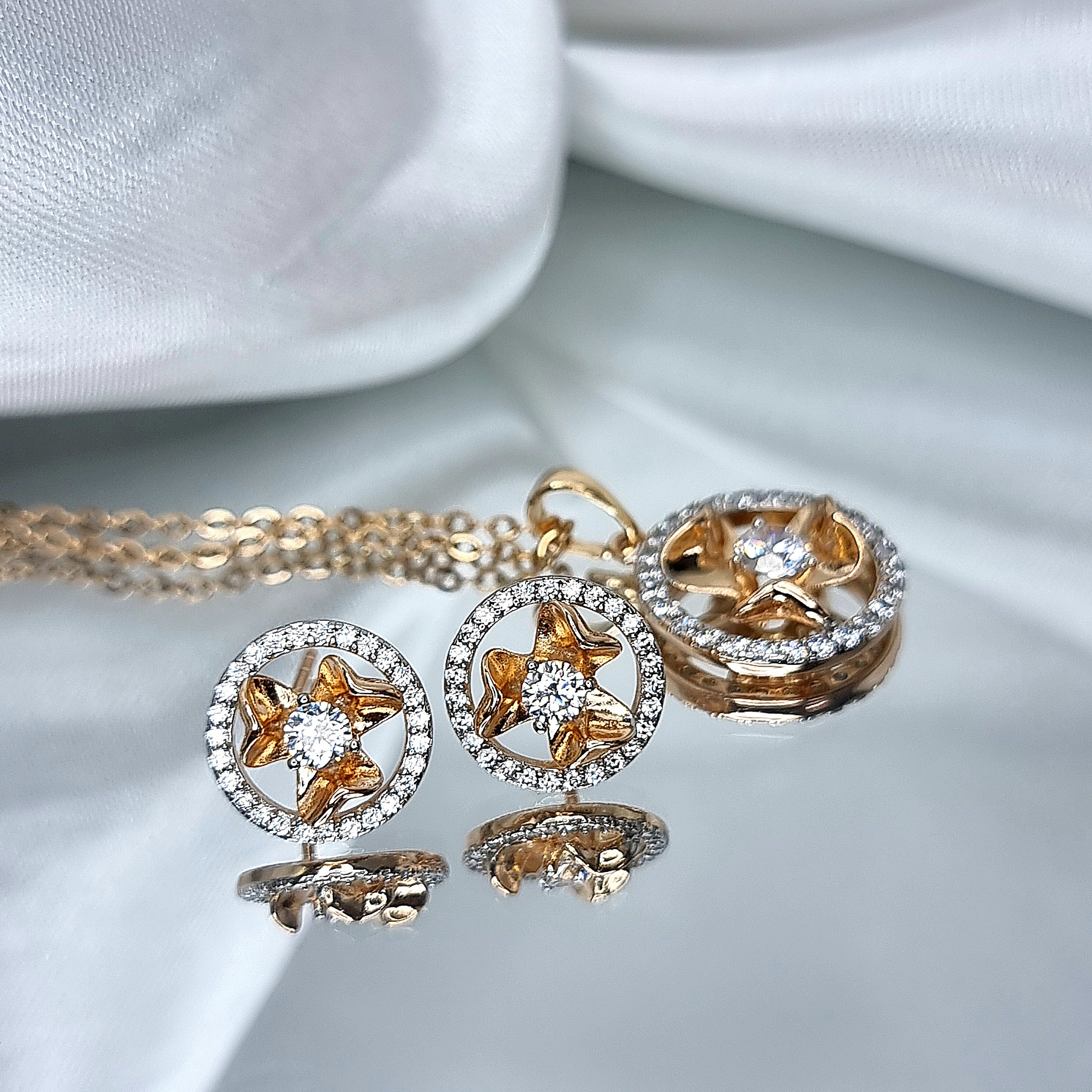 Apzeltīts rotu komplekts, neizraisa alerģiju, kvalitatīvs zelts, neapsūbē, mitrumizturīgs. Drošs pirkums, ātra piegāde, plašs sortiments, vienkāršota atgriešana…