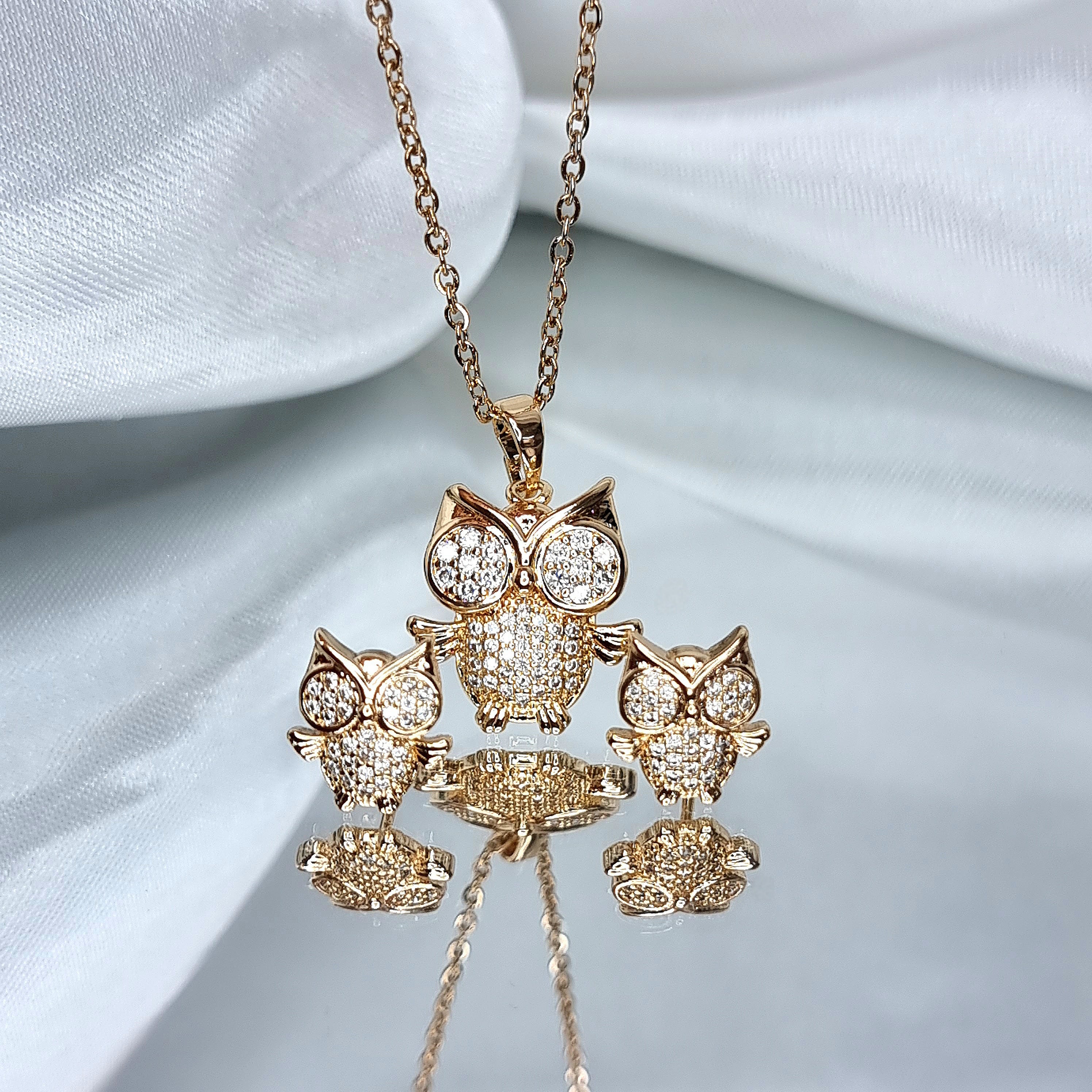 Apzeltīts rotu komplekts, neizraisa alerģiju, kvalitatīvs zelts, neapsūbē, mitrumizturīgs. Drošs pirkums, ātra piegāde, plašs sortiments, vienkāršota atgriešana…