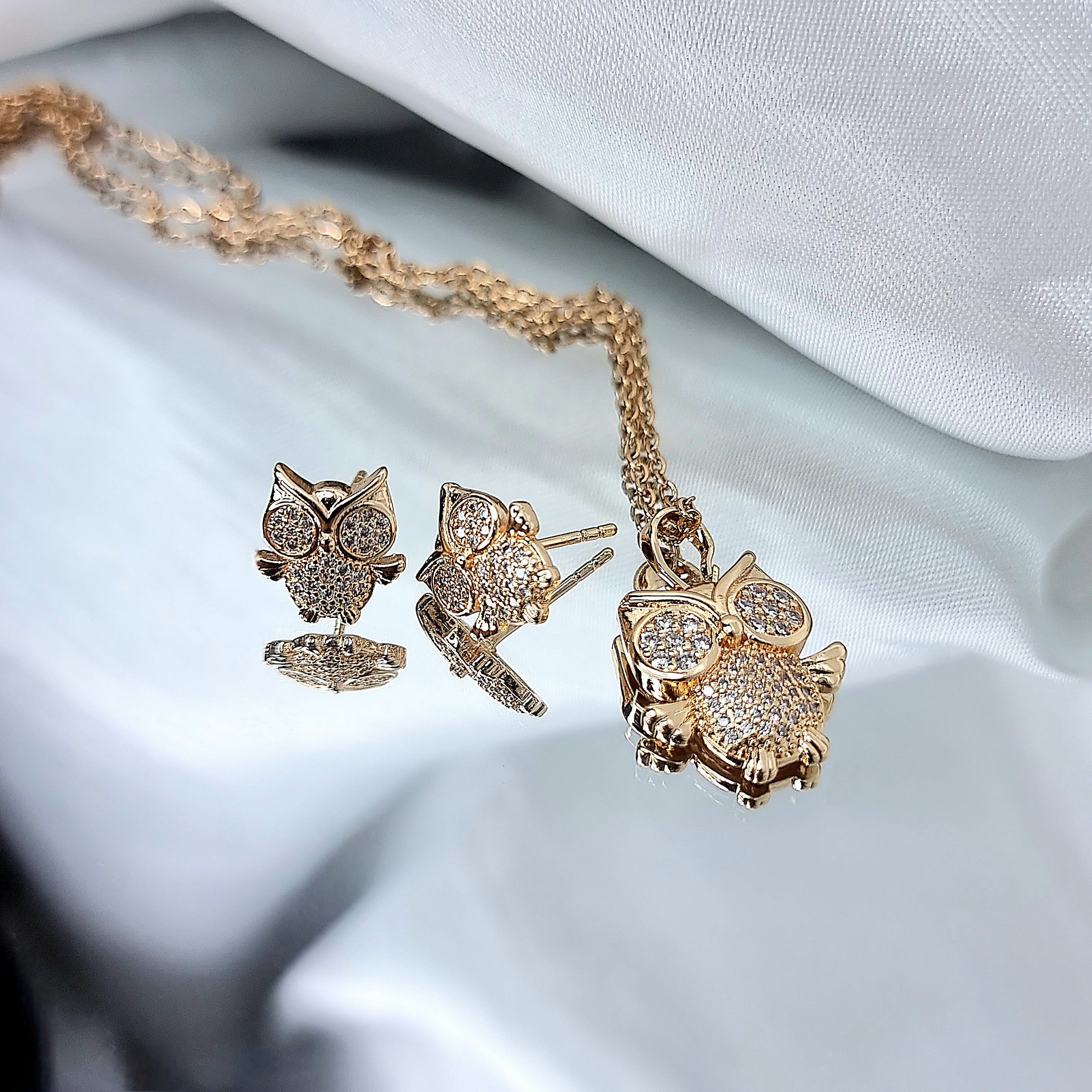 Apzeltīts rotu komplekts, neizraisa alerģiju, kvalitatīvs zelts, neapsūbē, mitrumizturīgs. Drošs pirkums, ātra piegāde, plašs sortiments, vienkāršota atgriešana…