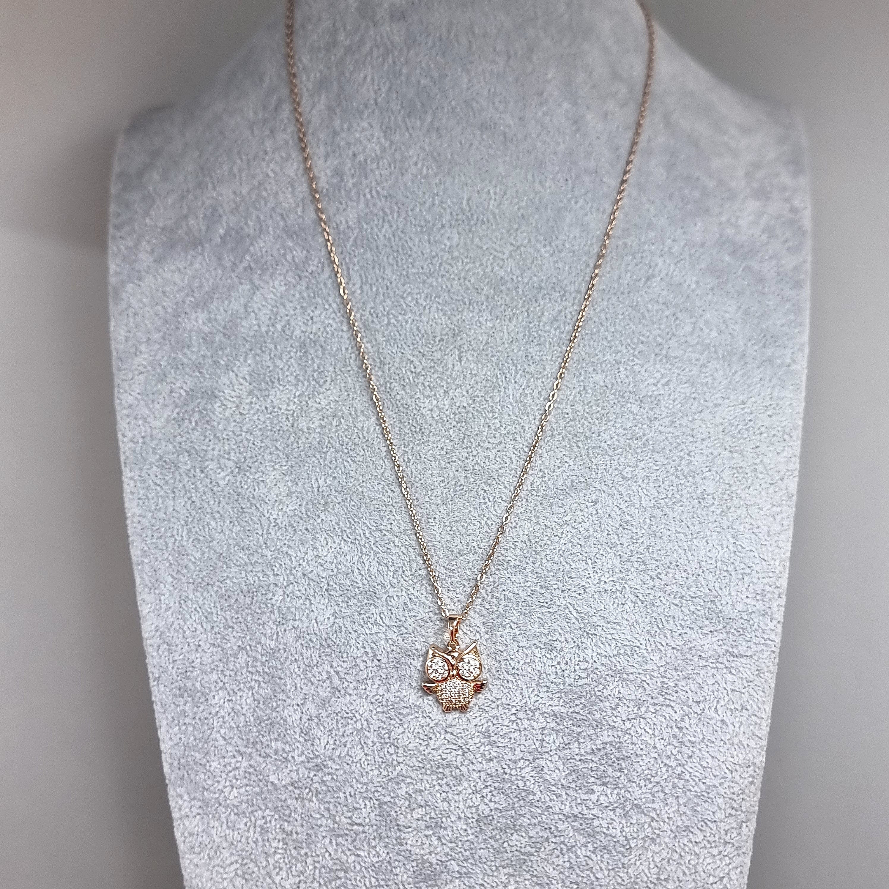 Apzeltīts rotu komplekts, neizraisa alerģiju, kvalitatīvs zelts, neapsūbē, mitrumizturīgs. Drošs pirkums, ātra piegāde, plašs sortiments, vienkāršota atgriešana…