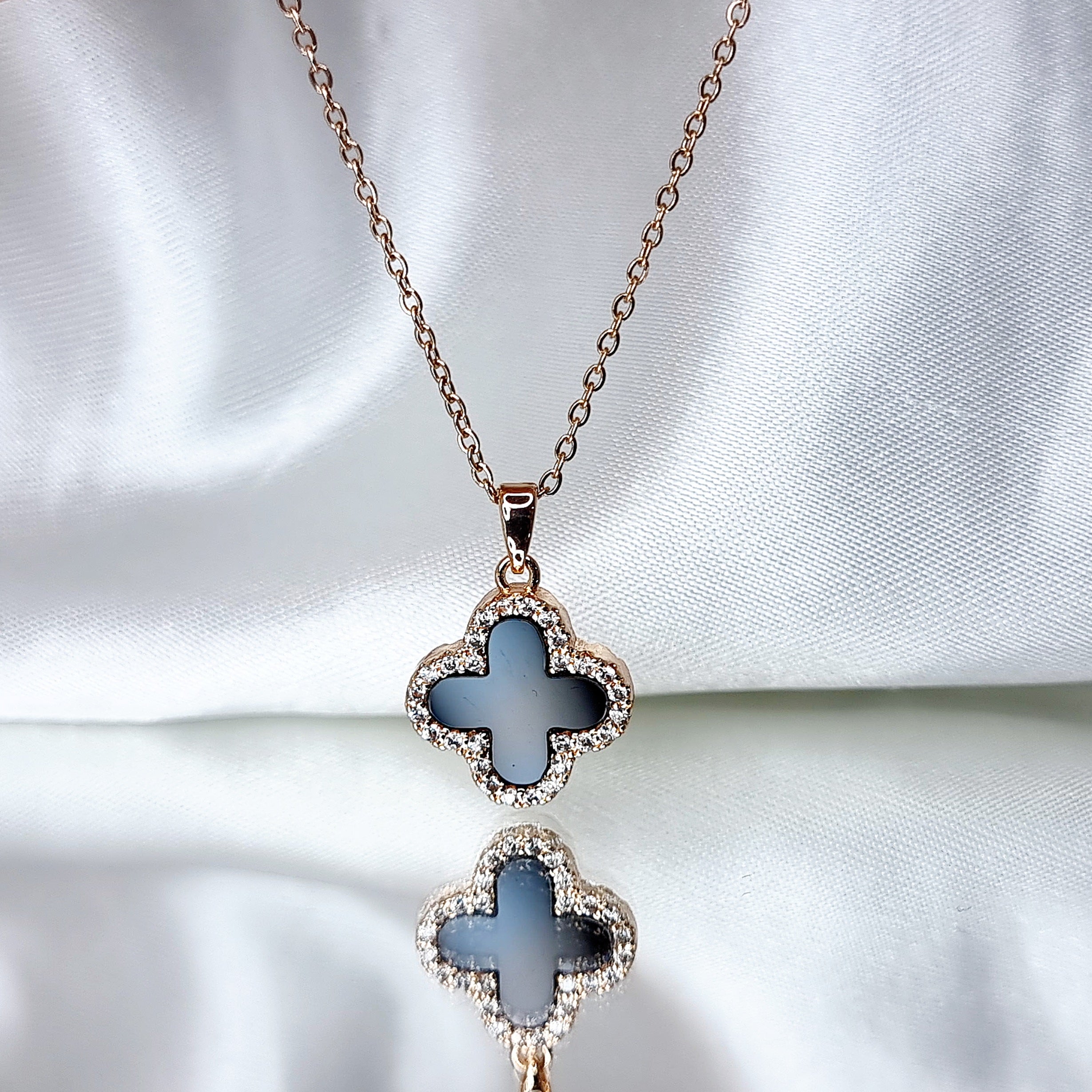 Kaklarota "Black crystal clover"