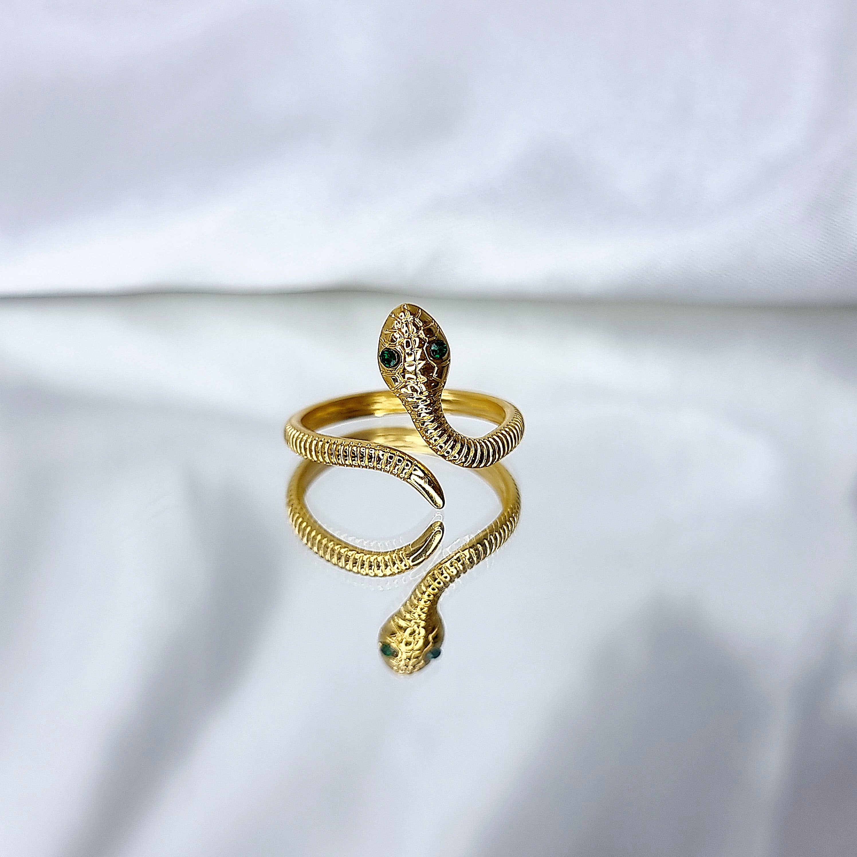 Apzeltīts gredzens, neizraisa alerģiju, kvalitatīvs, neapsūbē, mitrumizturīgs gredzens. Drošs pirkums, ātra piegāde, plašs sortiments, vienkāršota atgriešana. K…