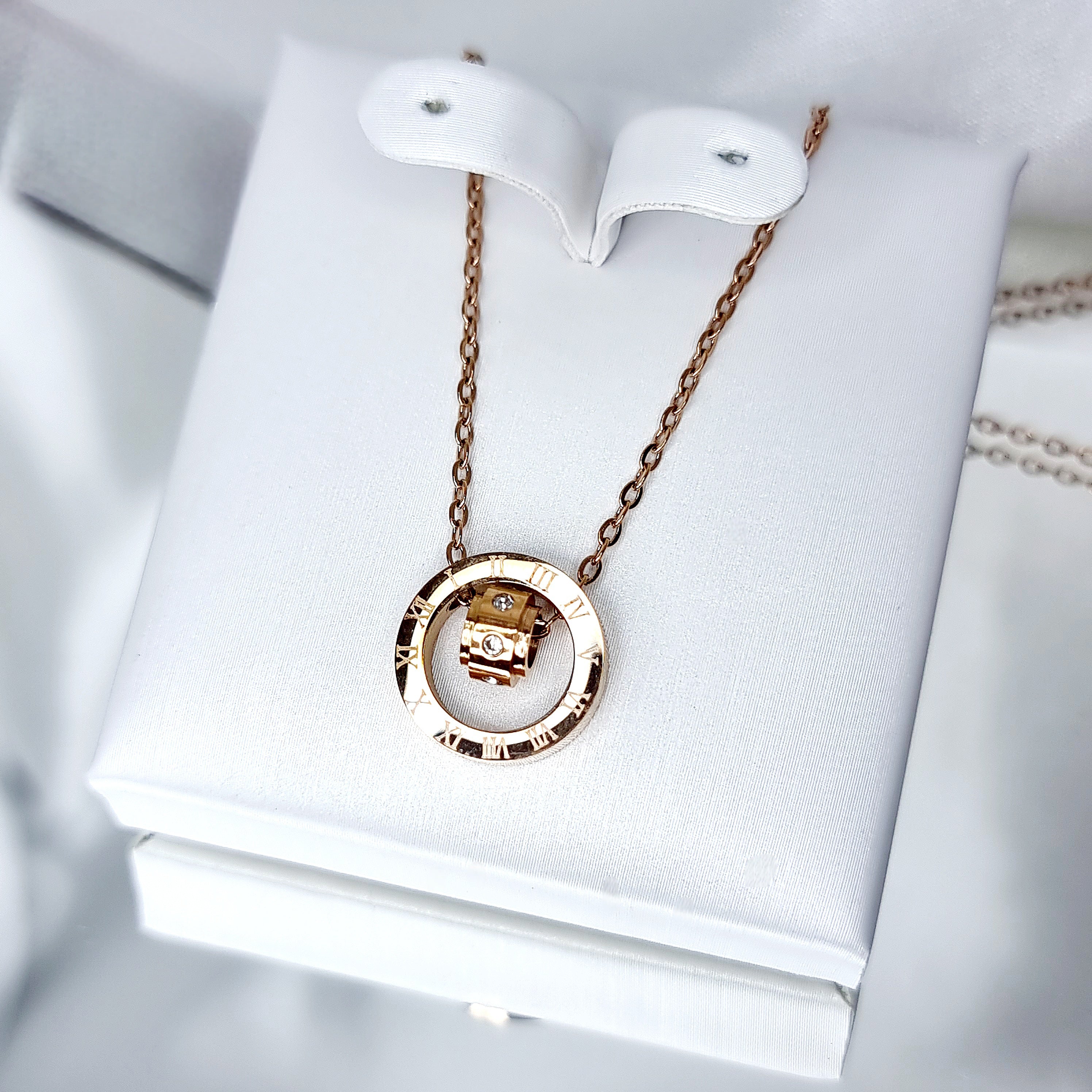 Kaklarota "Crystal elegance in elegance"