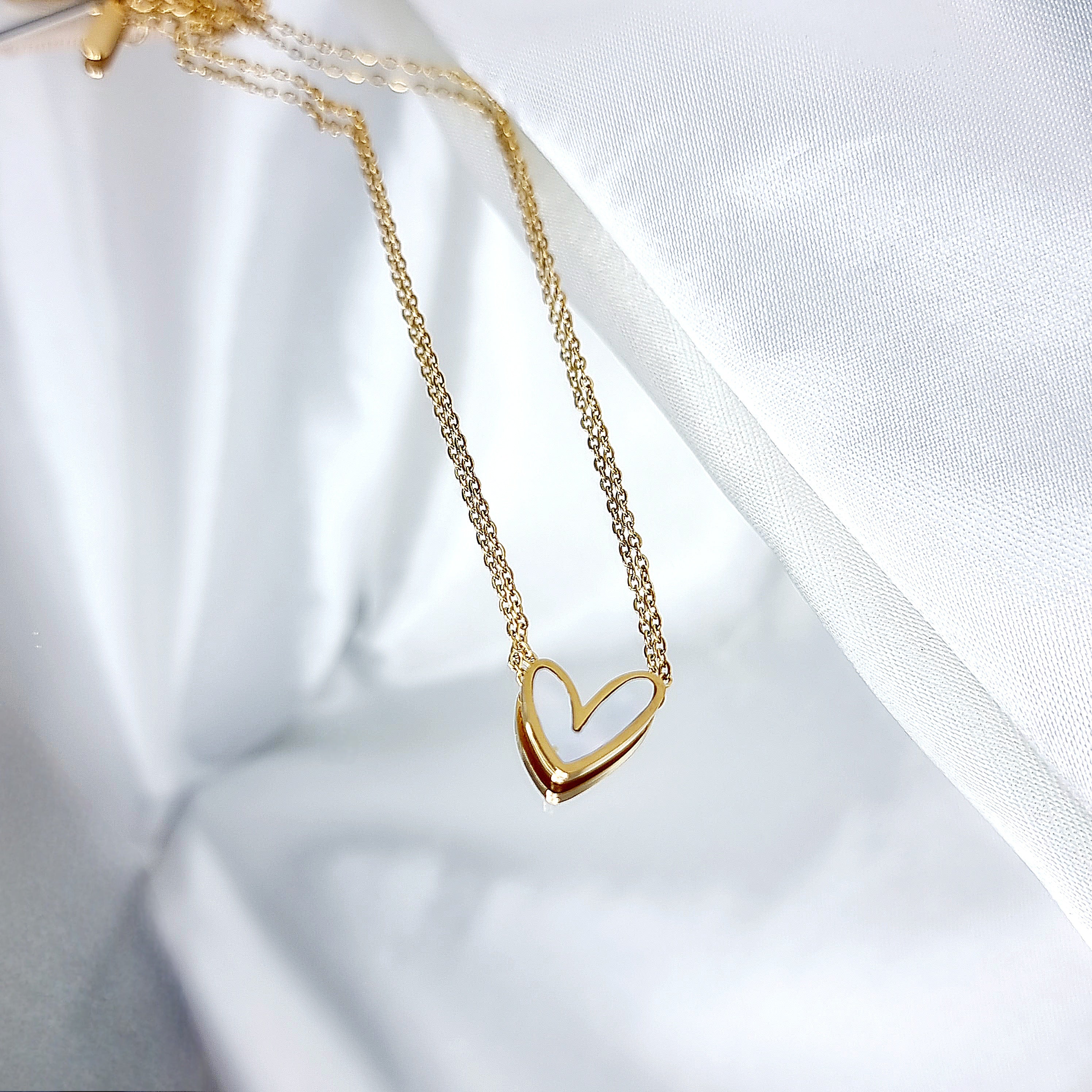 Kaklarota "Perlamutre heart"