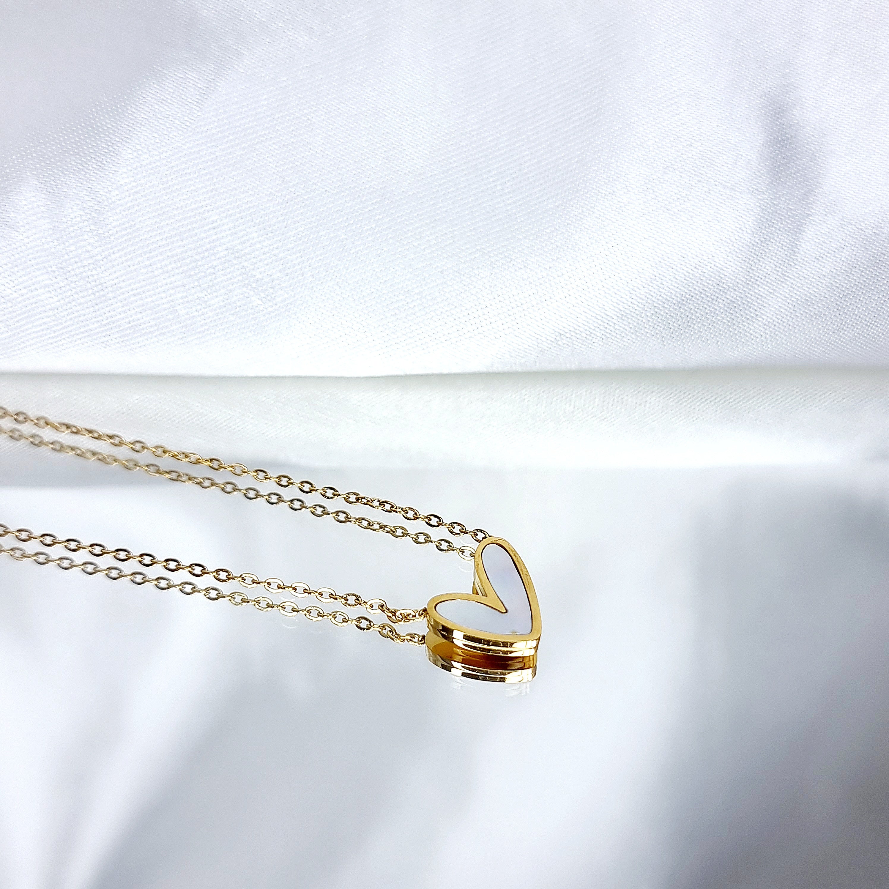 Kaklarota "Perlamutre heart"