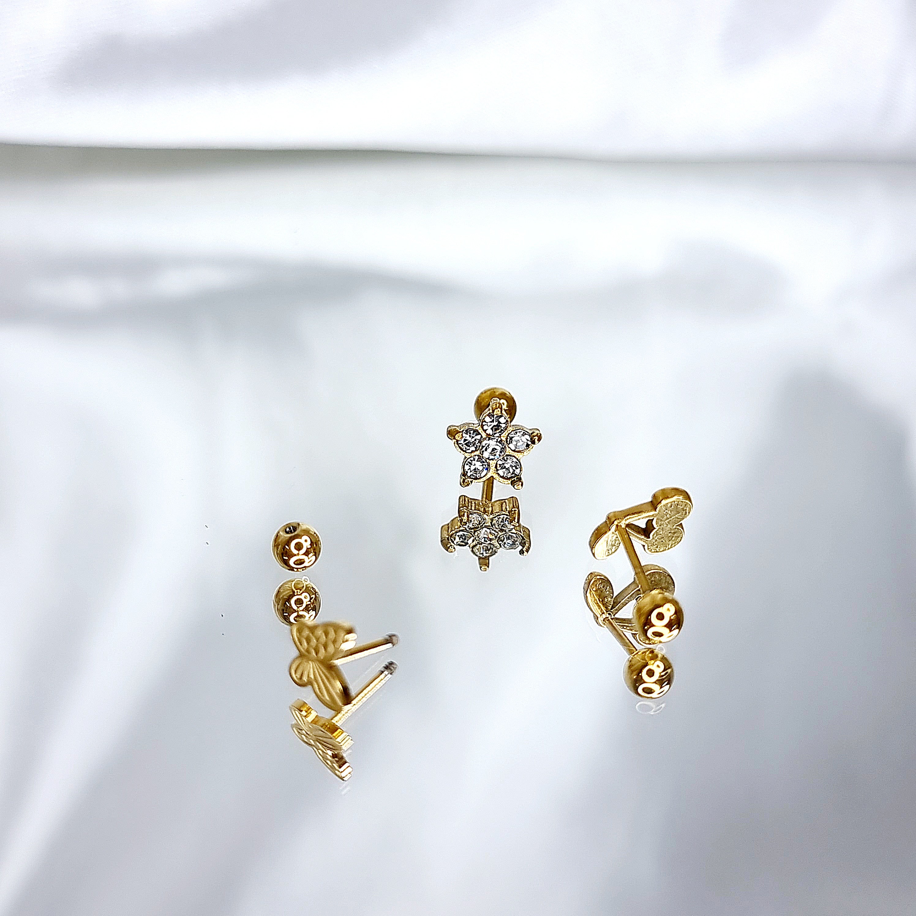 Apzeltīts pīrsings, neizraisa alerģiju, kvalitatīvi pīrsingi, neapsūbē, mitrumizturīgi. Drošs pirkums, ātra piegāde, plašs sortiments, vienkārša atgriešana. Deg…