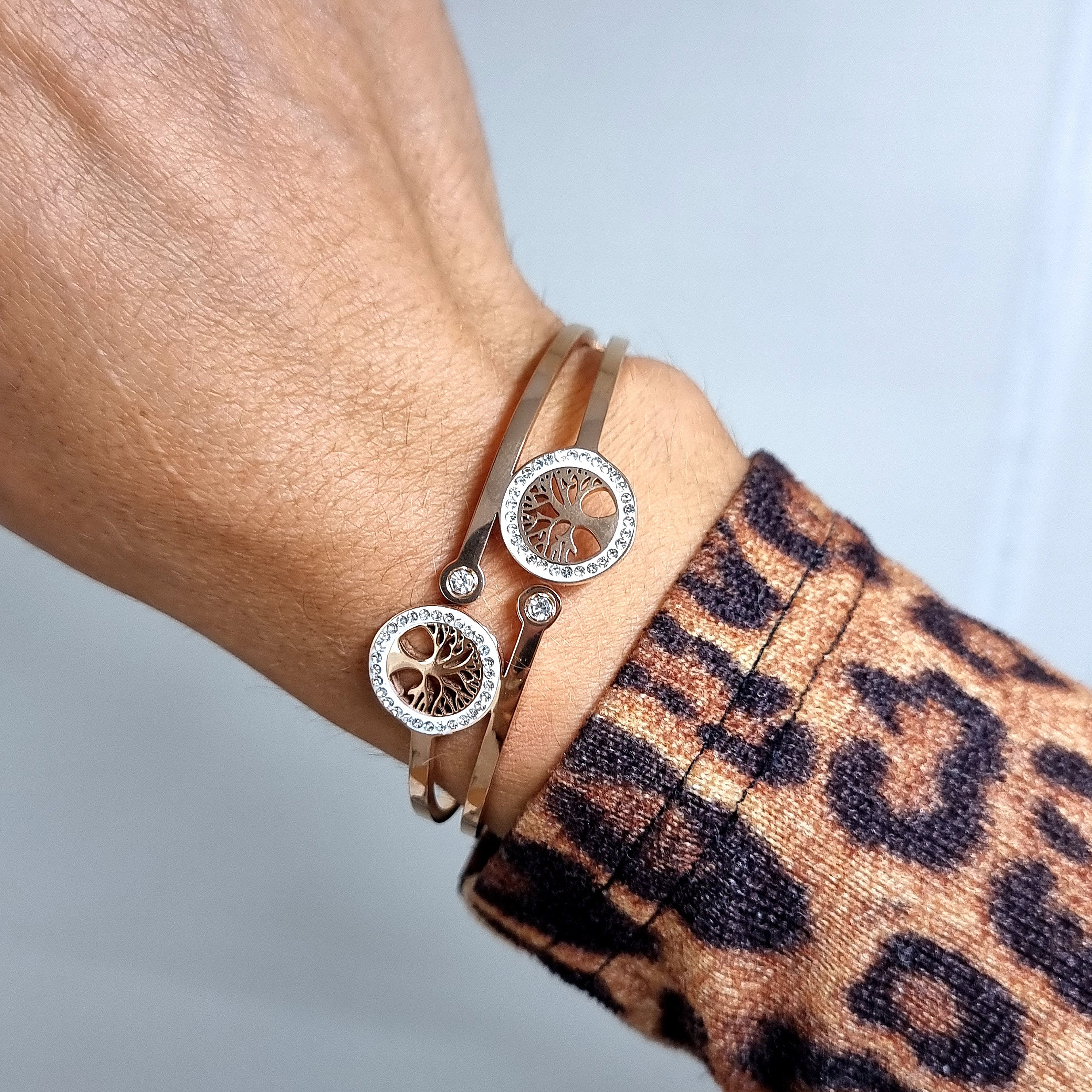 Apzeltīta rokassprādze, neizraisa alerģiju, kvalitatīva, neapsūbē. Drošs pirkums, ātra piegāde, plašs sortiments, vienkāršota atgriešana. Klasiska ķēdīte, rokas…