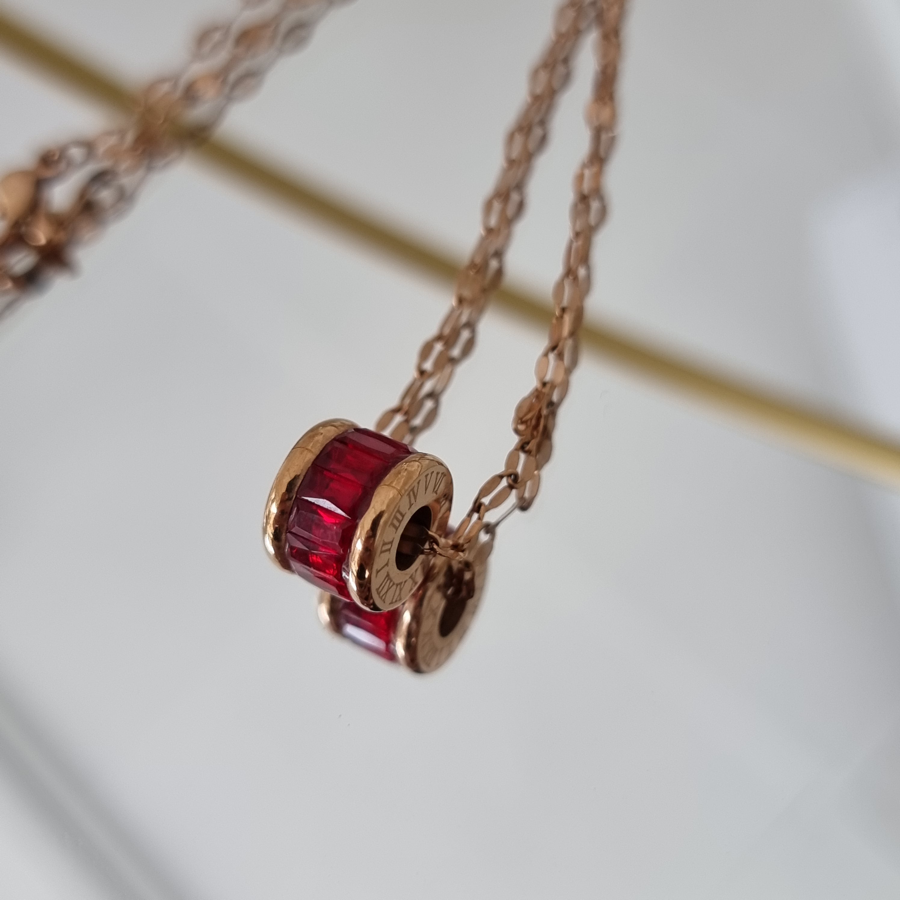 Kaklarota Swirl sarkana