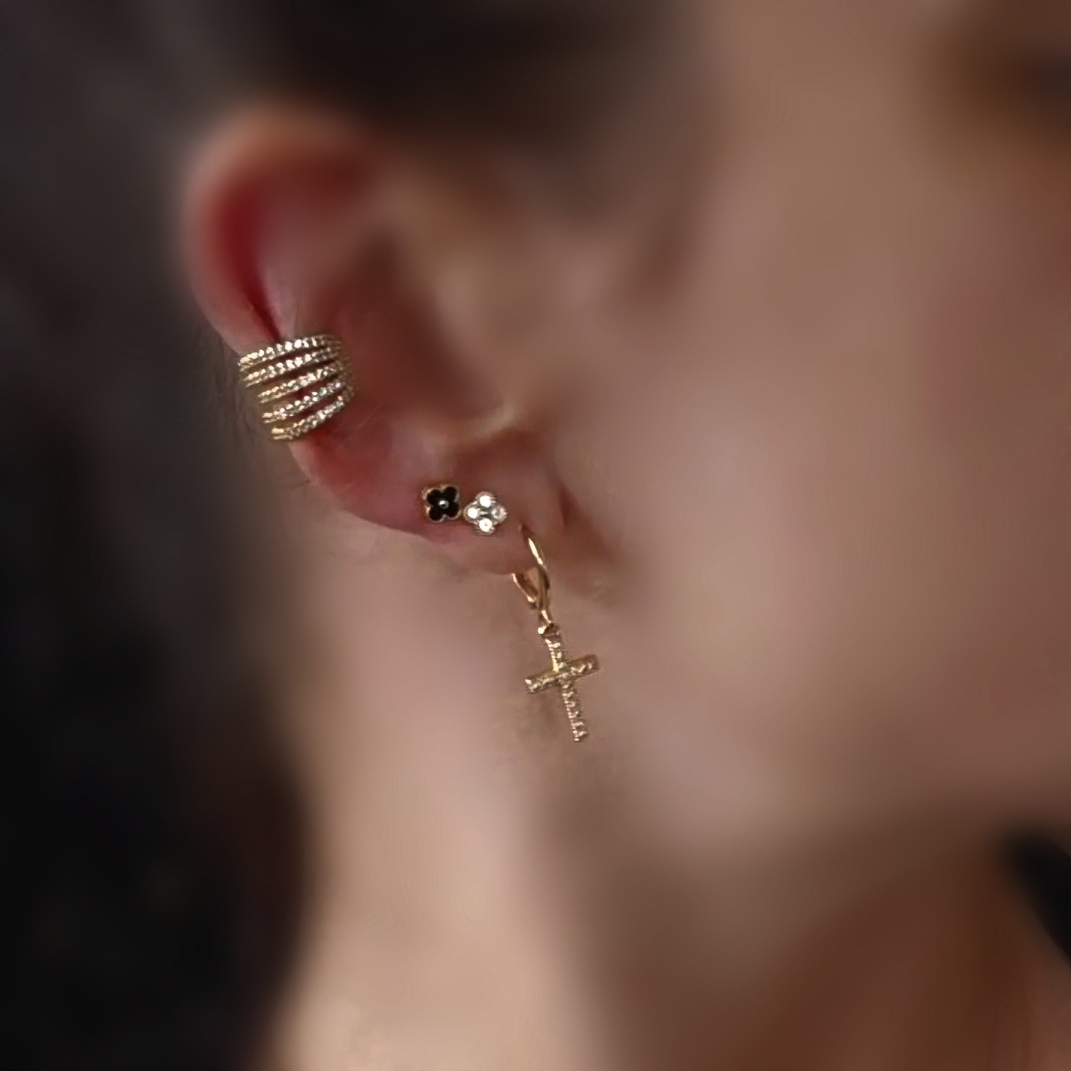 Pīrsings auss kafs/cuff "Kristālu pārpilnība"