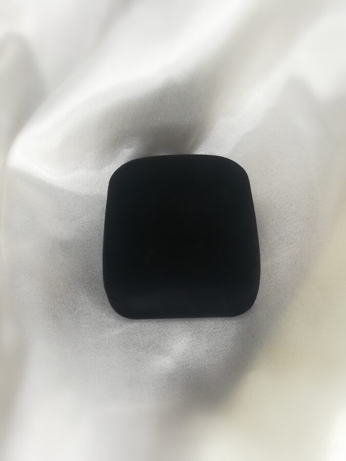 Kastīte melna ar baltu iekšpusi 5x6cm nr.2