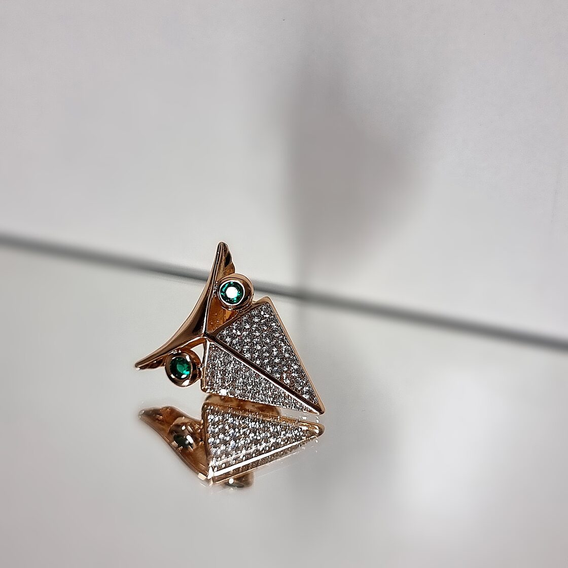 Apzeltīta piespraude, neizraisa alerģiju, kvalitatīva broša, neapsūbē, mitrumizturīga. Drošs pirkums, ātra piegāde, plašs sortiments, vienkāršota atgriešana. Kl…