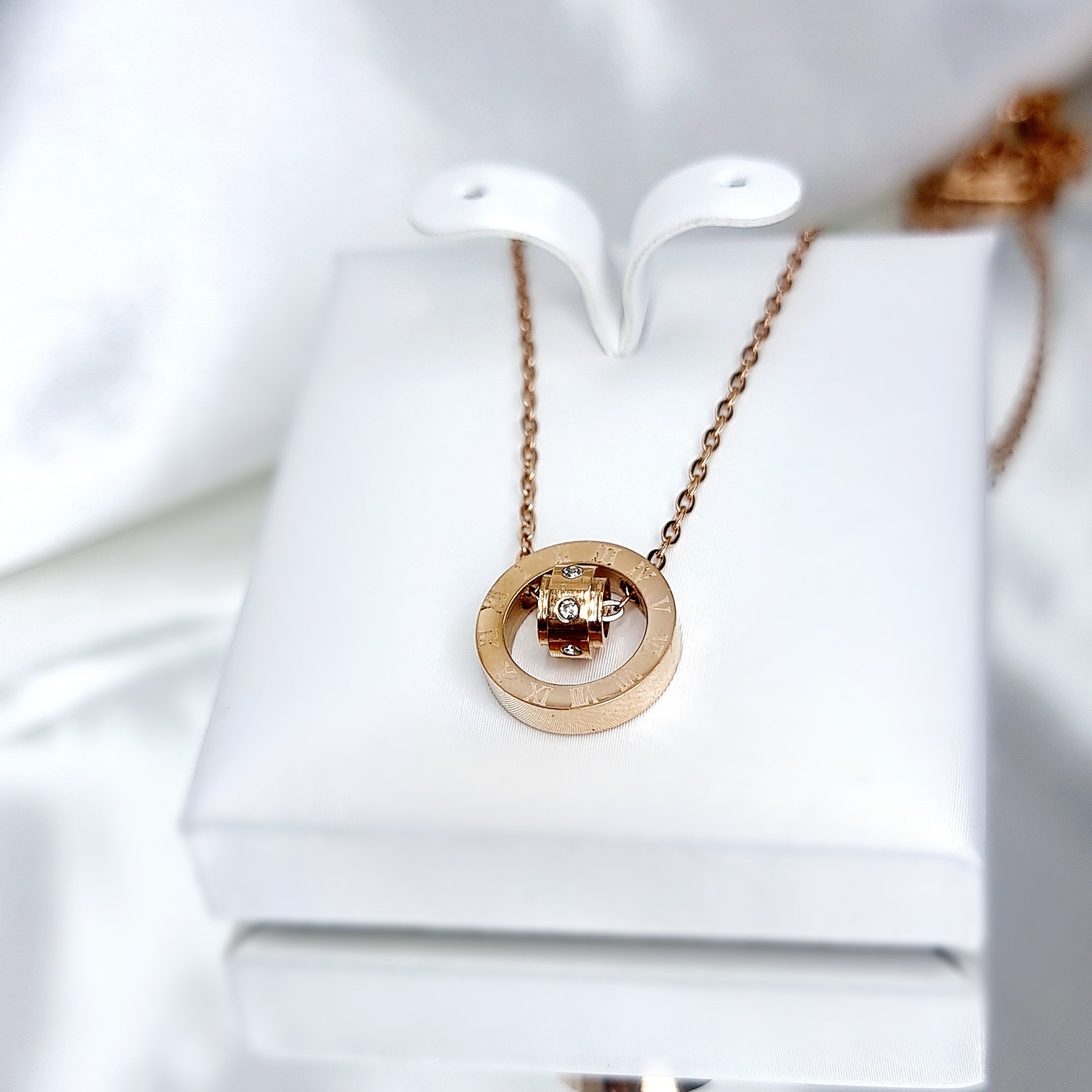 Kaklarota "Crystal elegance in elegance"