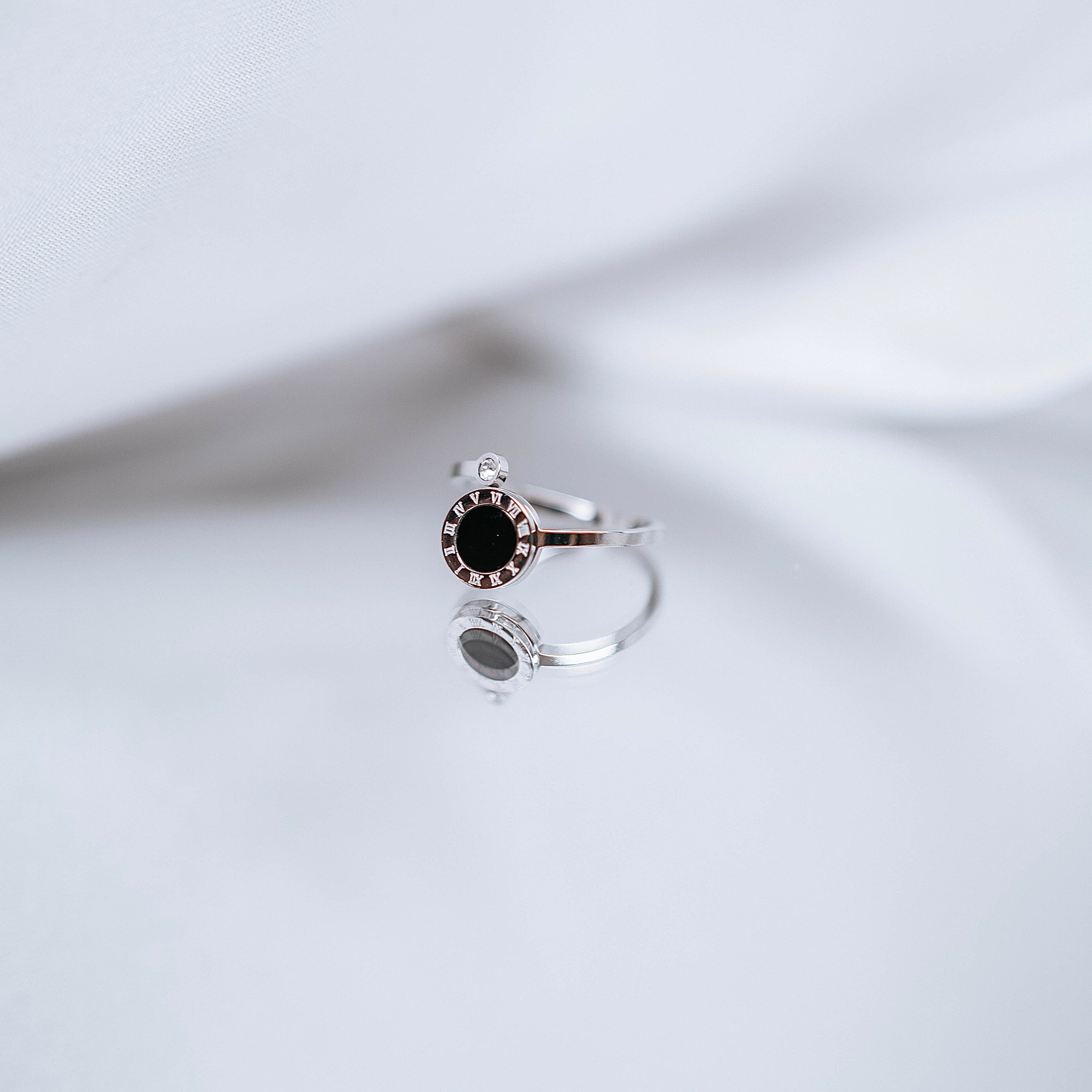 Apzeltīts gredzens, neizraisa alerģiju, kvalitatīvs, neapsūbē, mitrumizturīgs gredzens. Drošs pirkums, ātra piegāde, plašs sortiments, vienkāršota atgriešana. K…