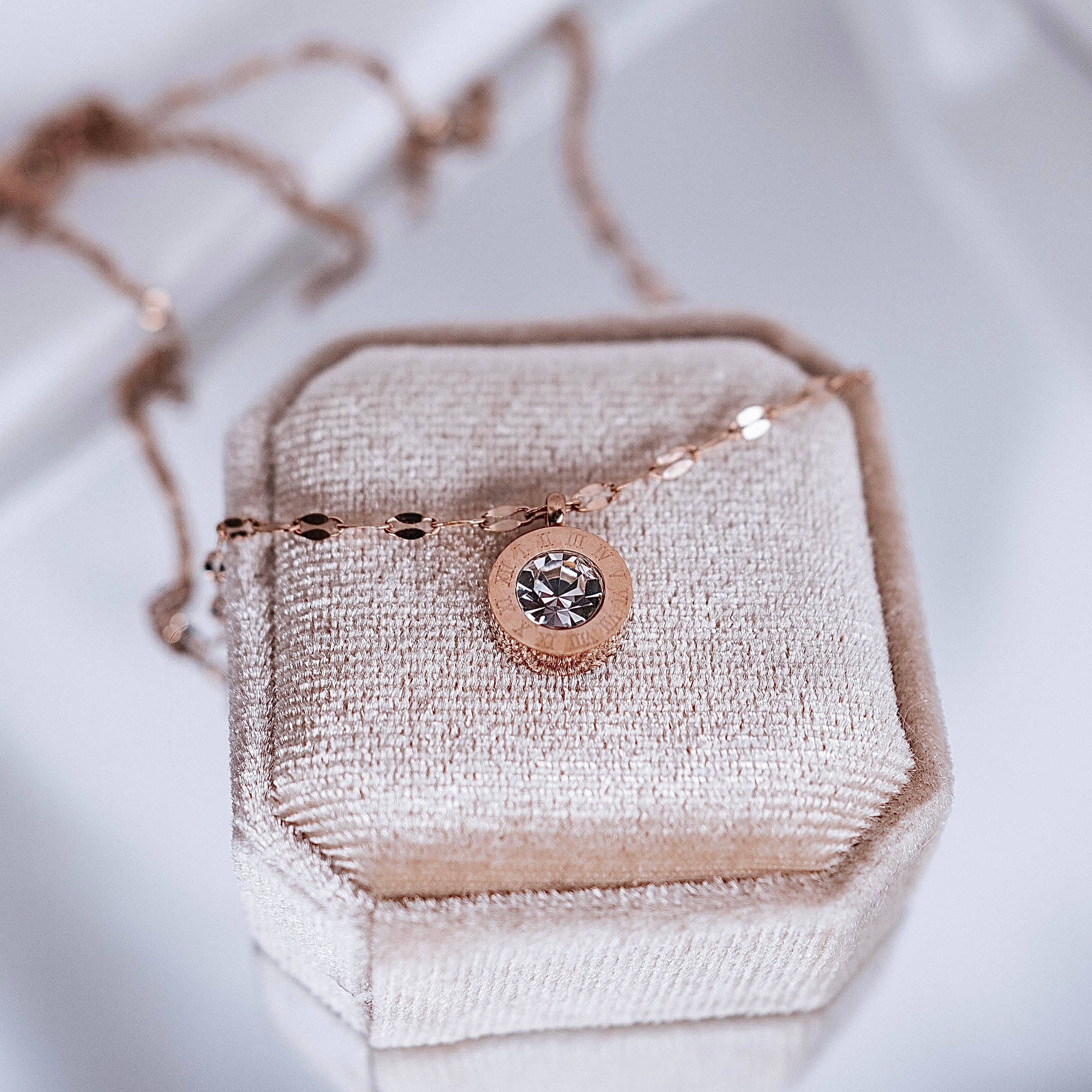 Rotu komplekts "Kristāla elegance - nagliņas"