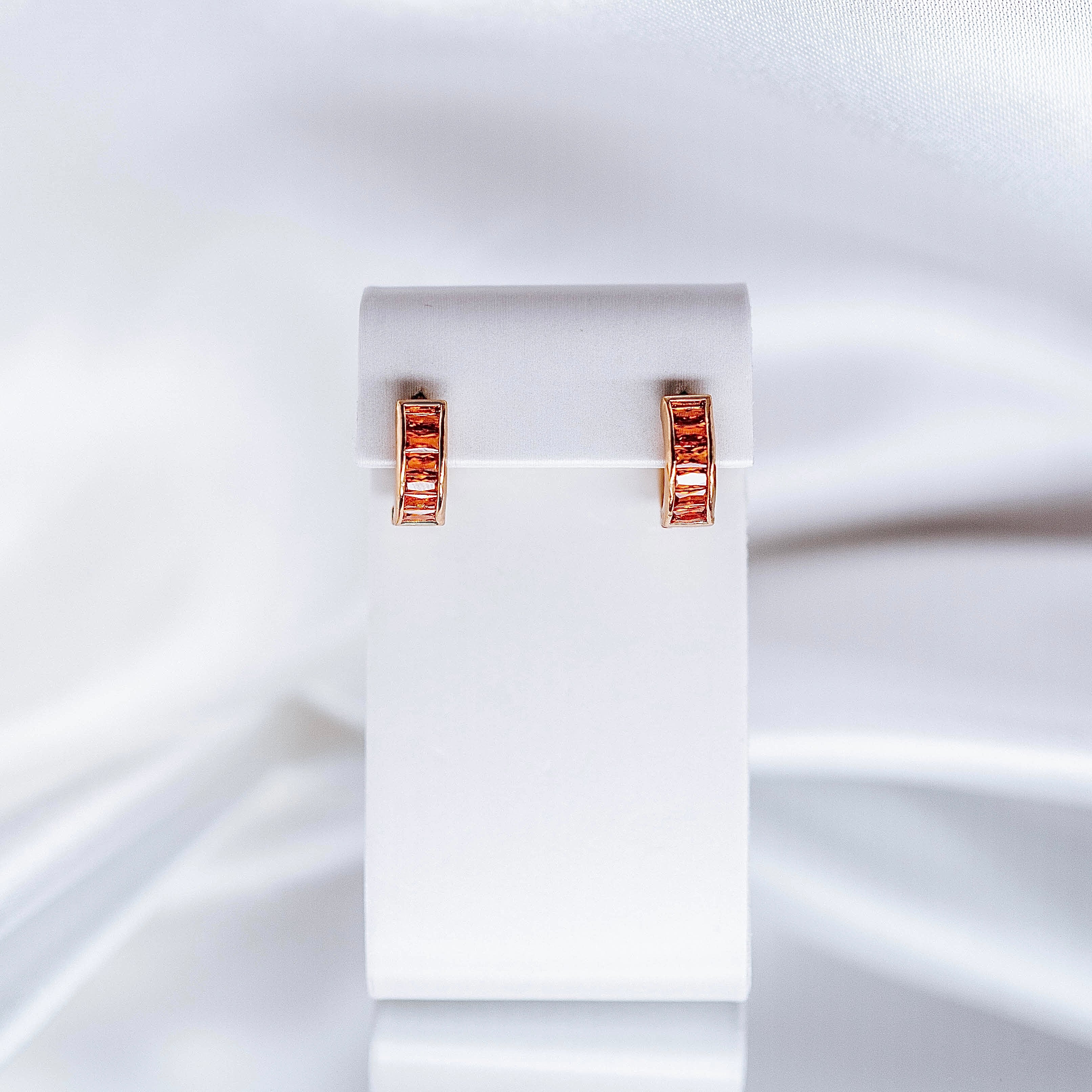 Auskari "Nākotnes kristāli dažādas krāsas"