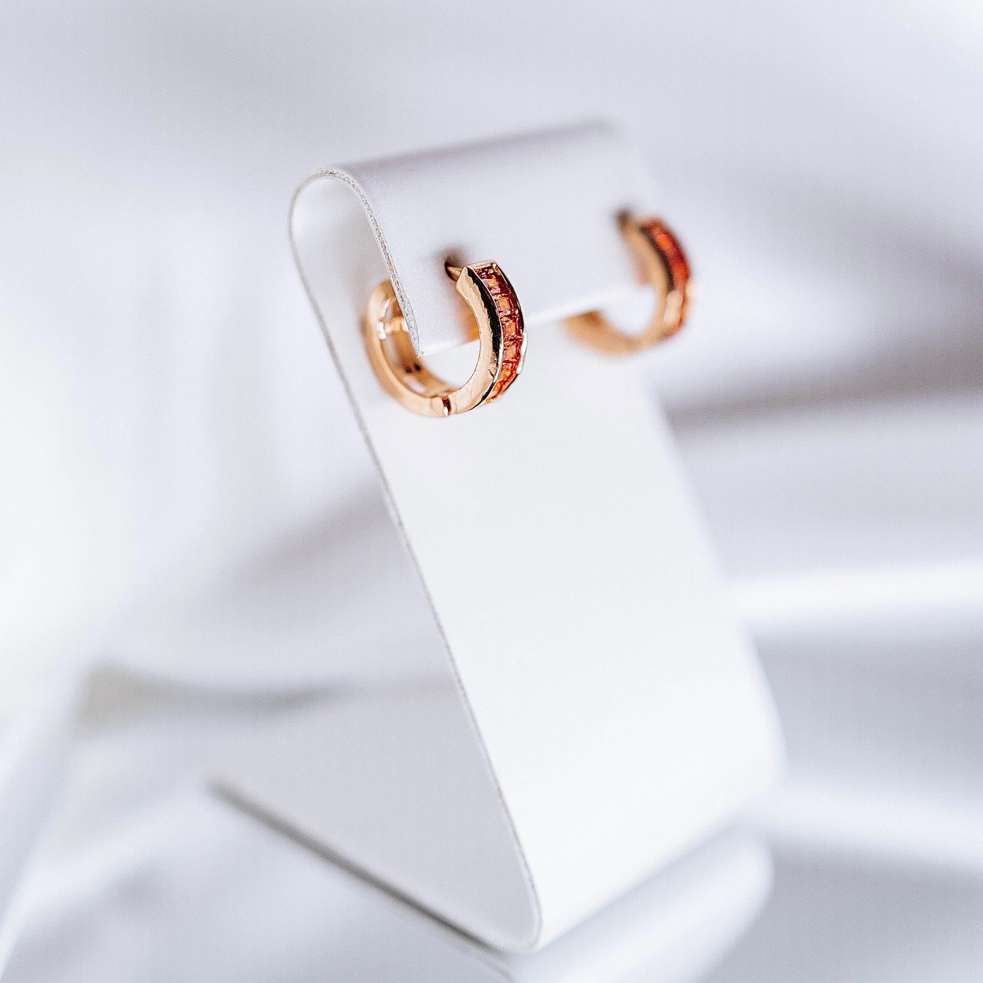 Auskari "Nākotnes kristāli dažādas krāsas"