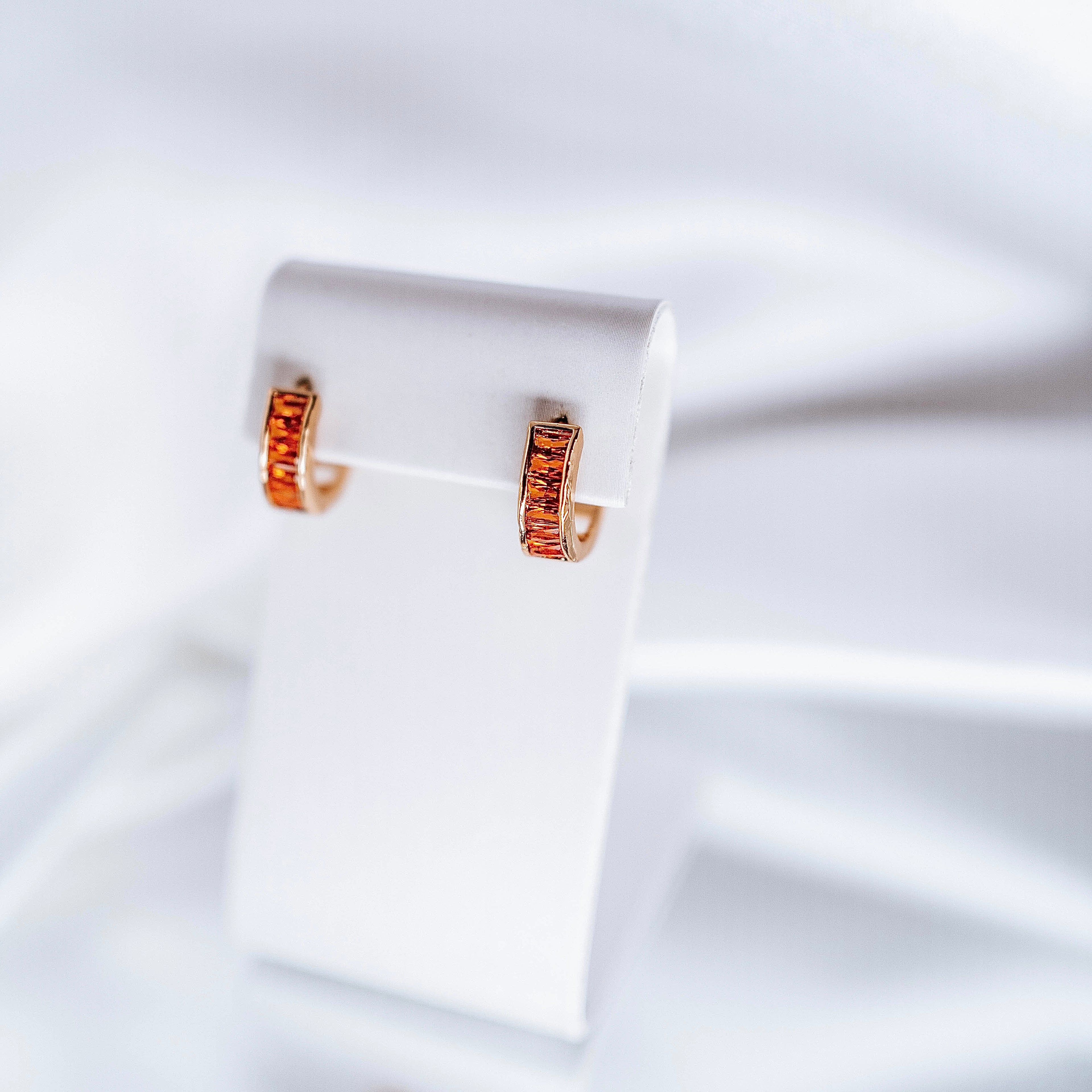 Auskari "Nākotnes kristāli dažādas krāsas"