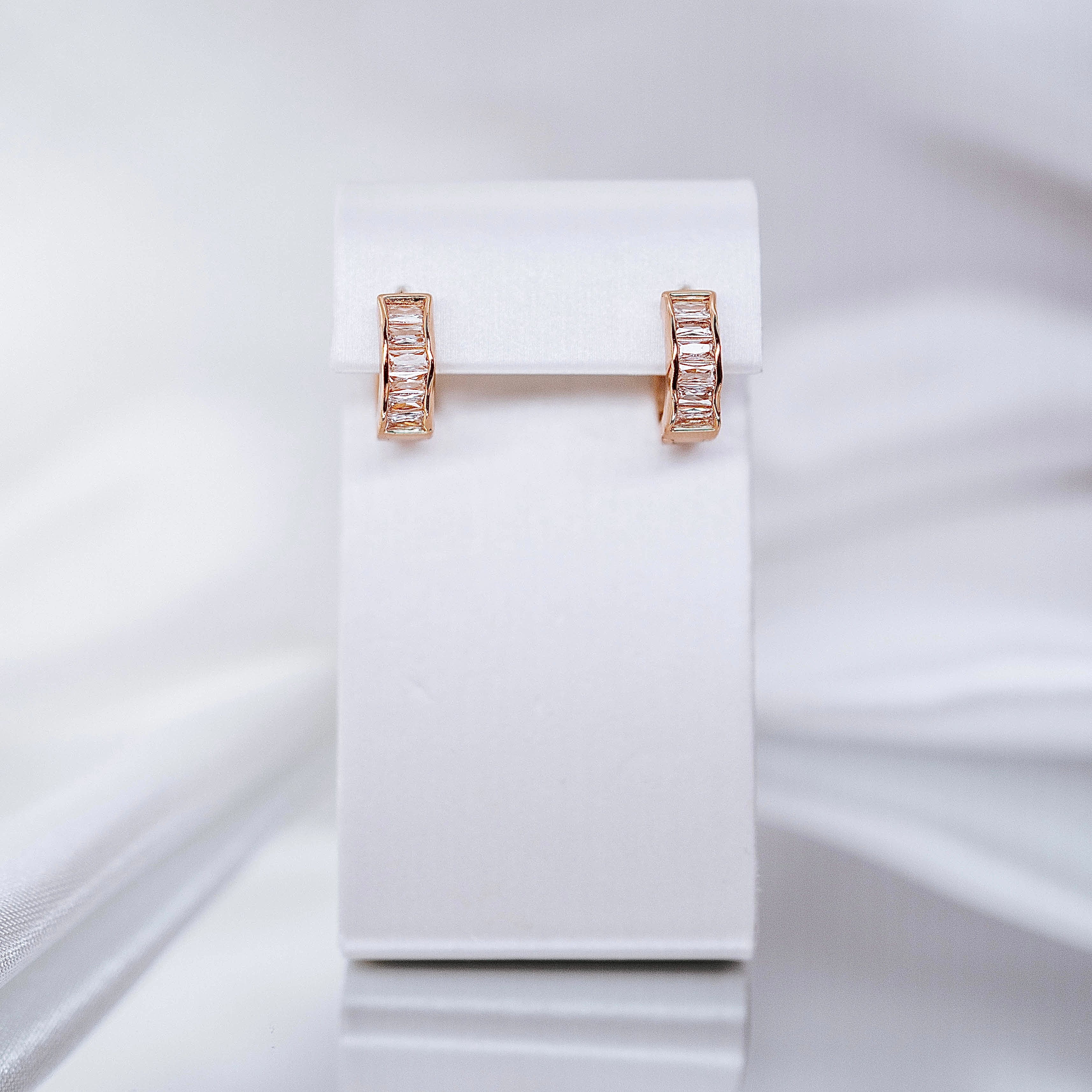 Auskari "Nākotnes kristāli dažādas krāsas"