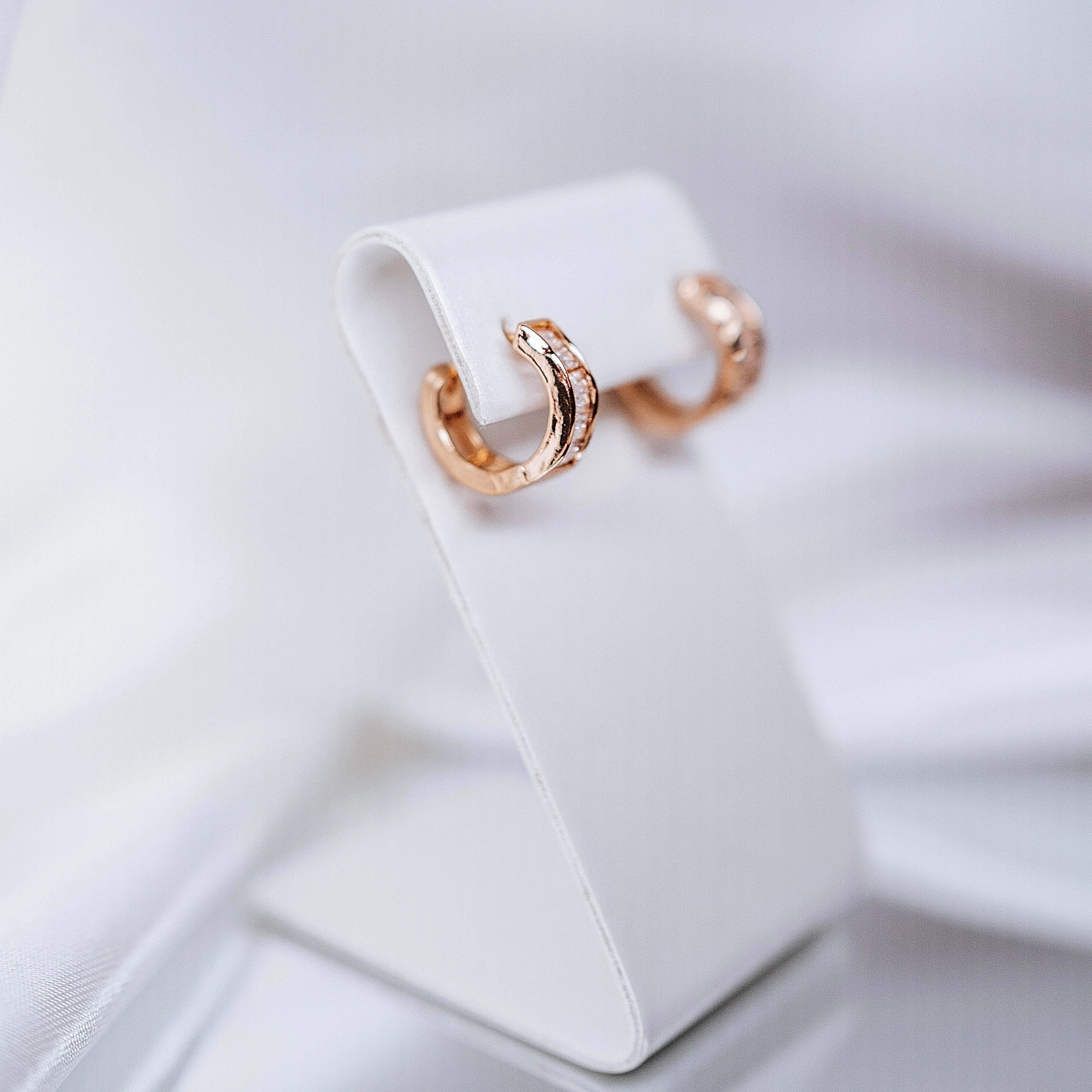 Auskari "Nākotnes kristāli dažādas krāsas"