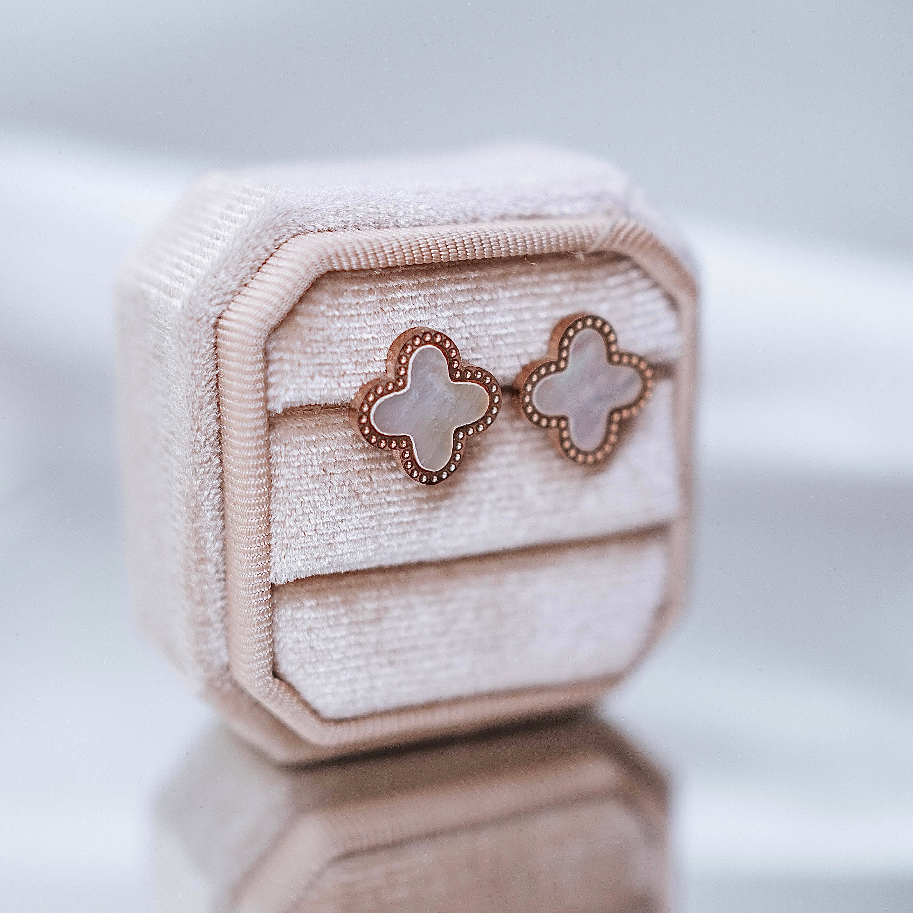 Auskari "Clover stud" /izvēlies