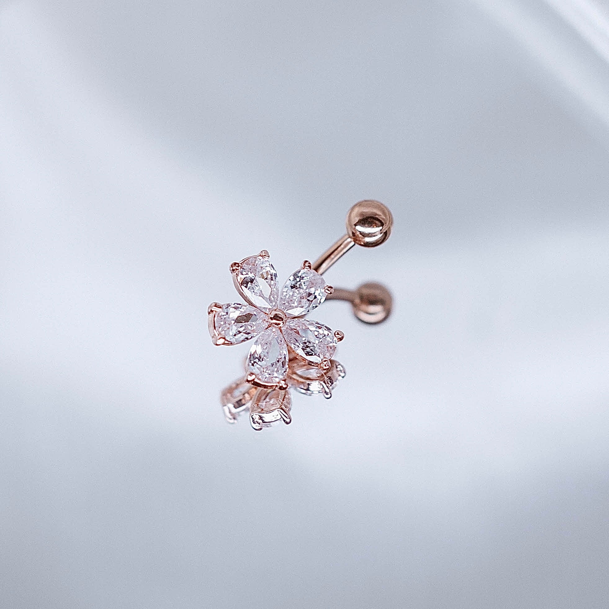 Nabas pīrsings "Sirds, gulbis, zieds vai pūce"