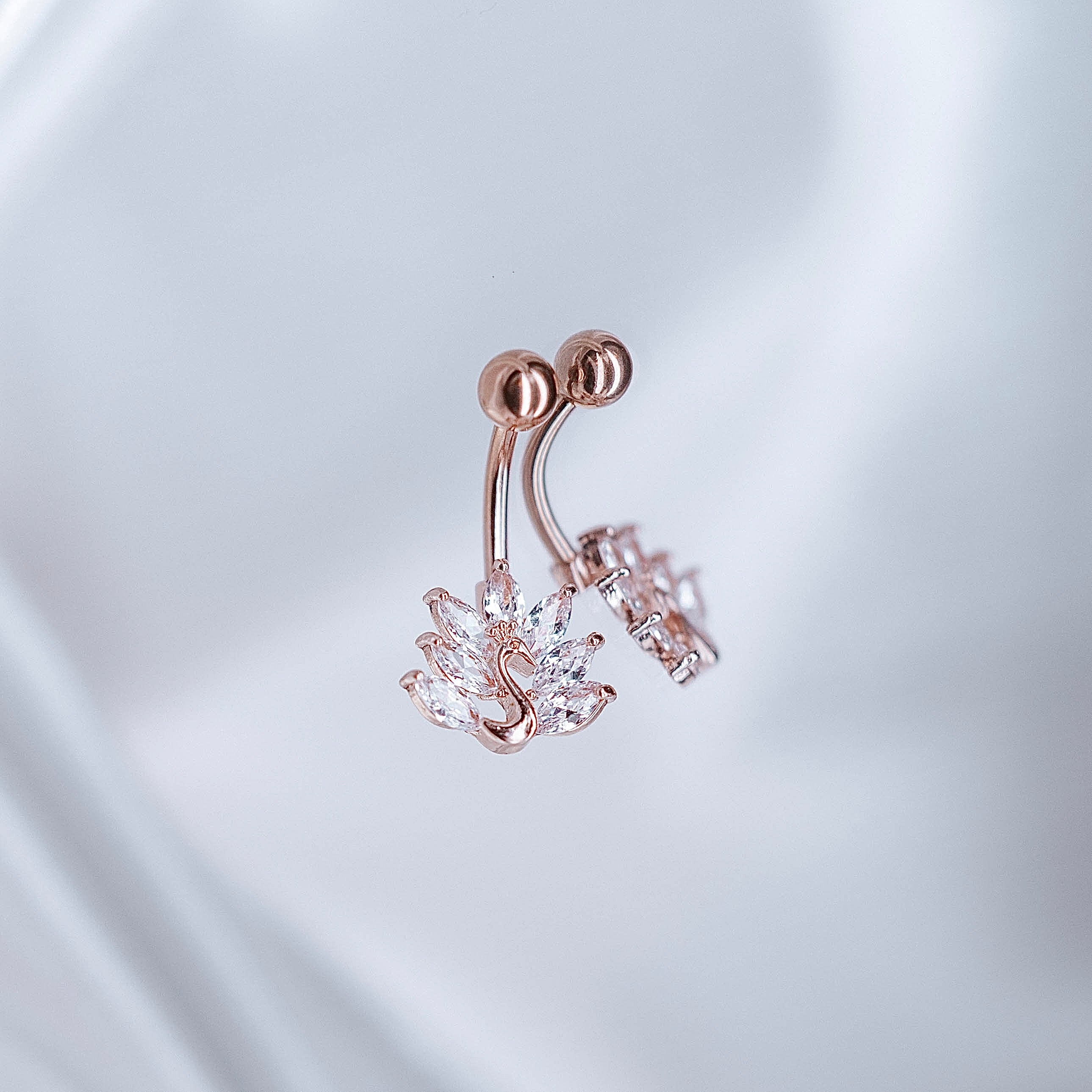 Nabas pīrsings "Sirds, gulbis, zieds vai pūce"