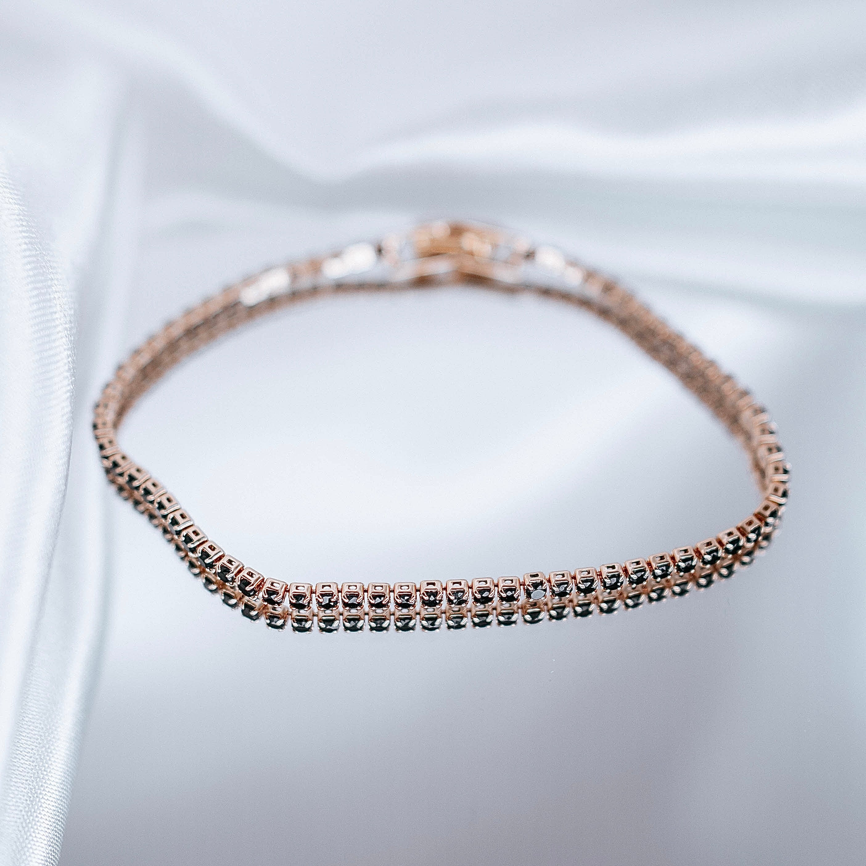 Rokassprādze "Mazie melnie kristāli onkiss"