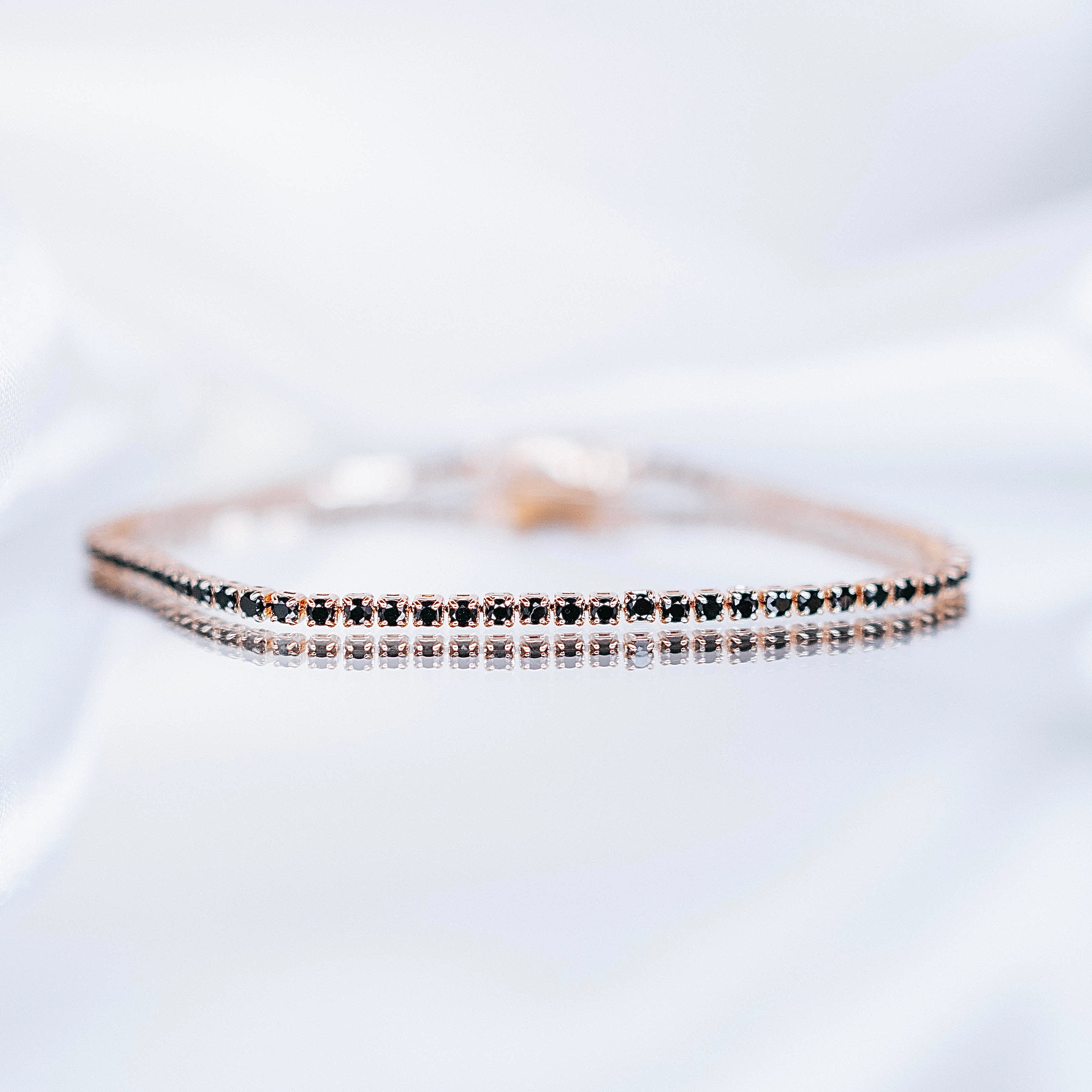 Rokassprādze "Mazie melnie kristāli onkiss"