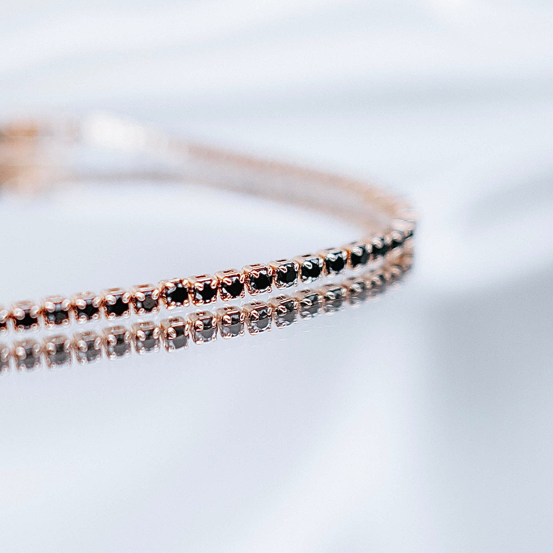 Rokassprādze "Mazie melnie kristāli onkiss"