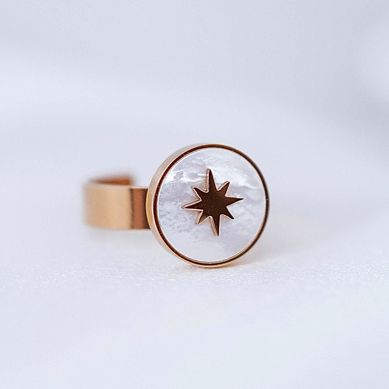 Gredzens "Apaļais perlamutrs un zvaigzne"