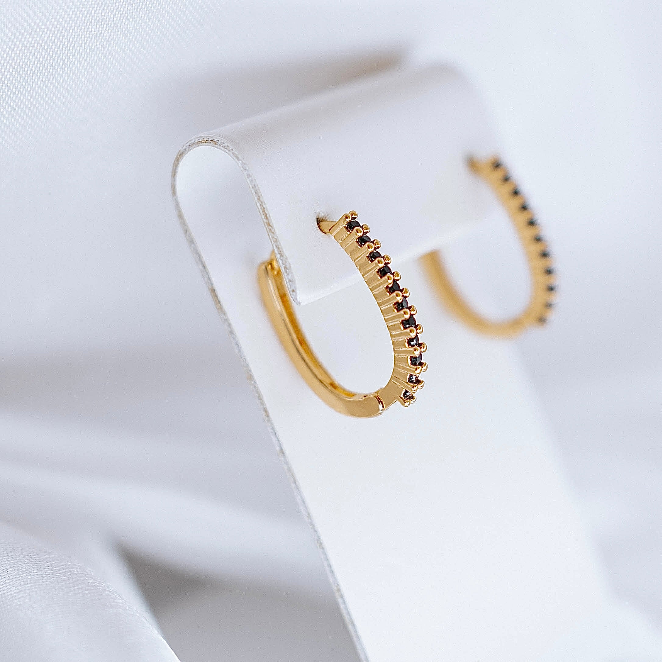 Auskari "Melnie zelta filigrānie"