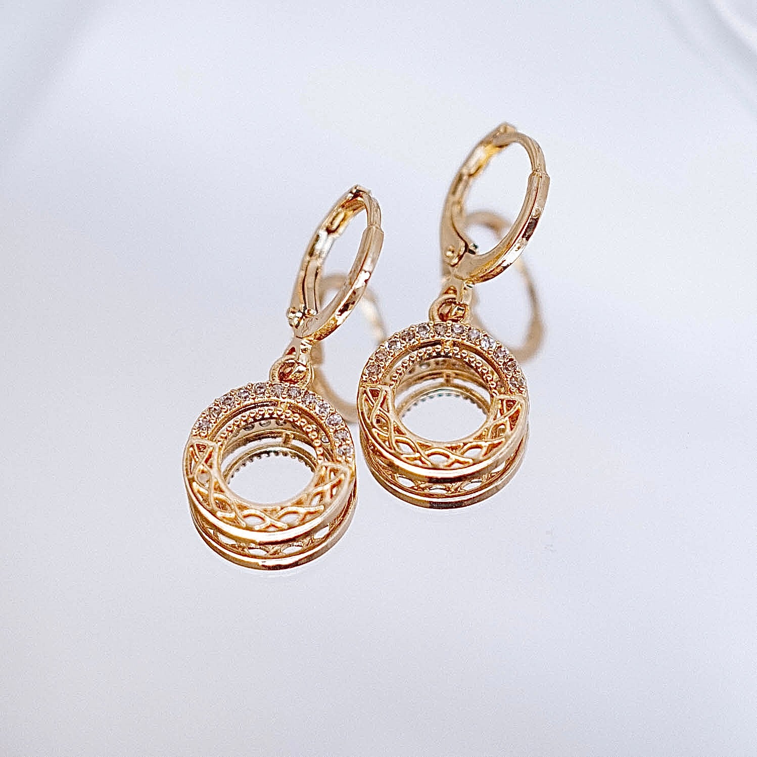 Auskari "Gaismas loki"