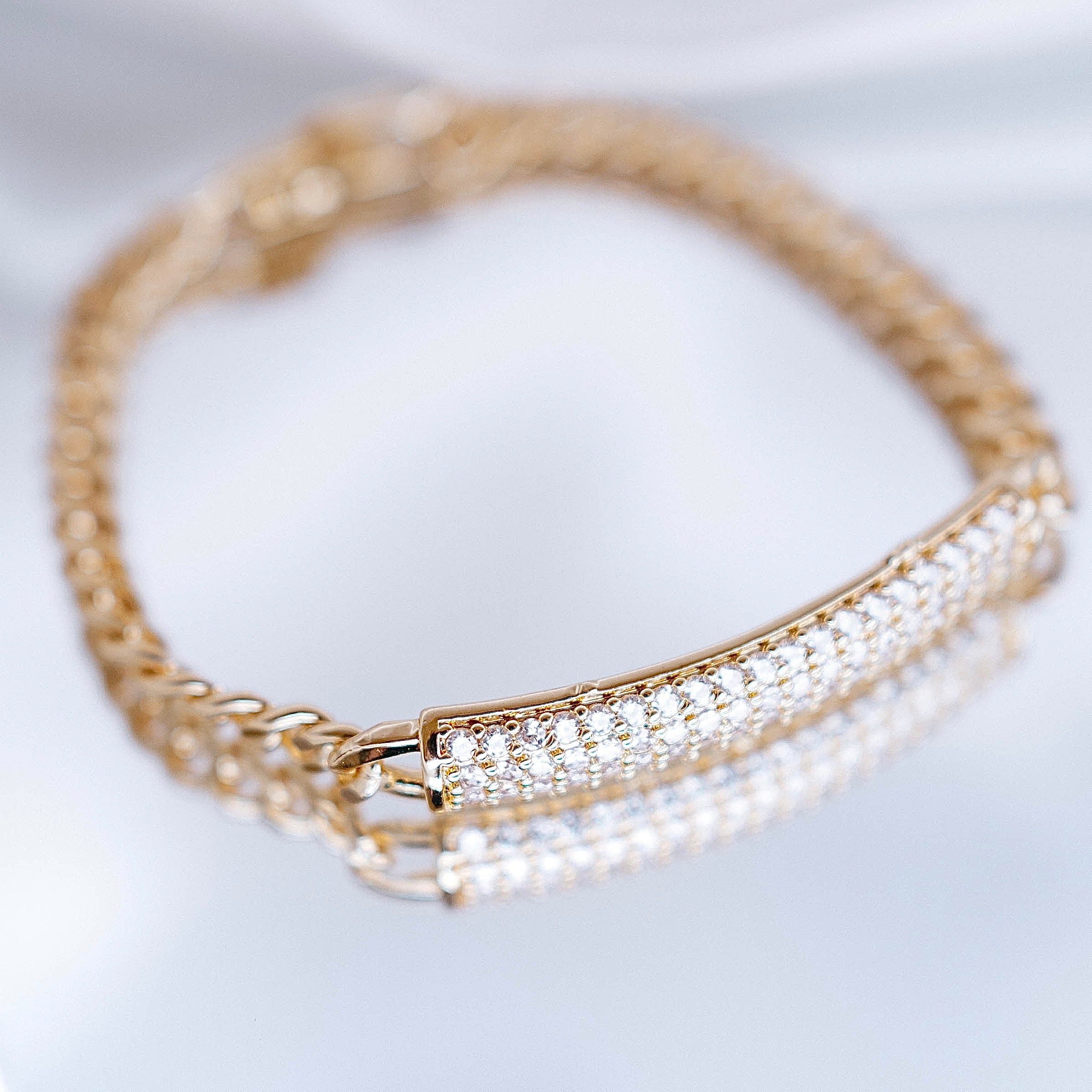 Rokassprādze "Ķēdes un kristāli"