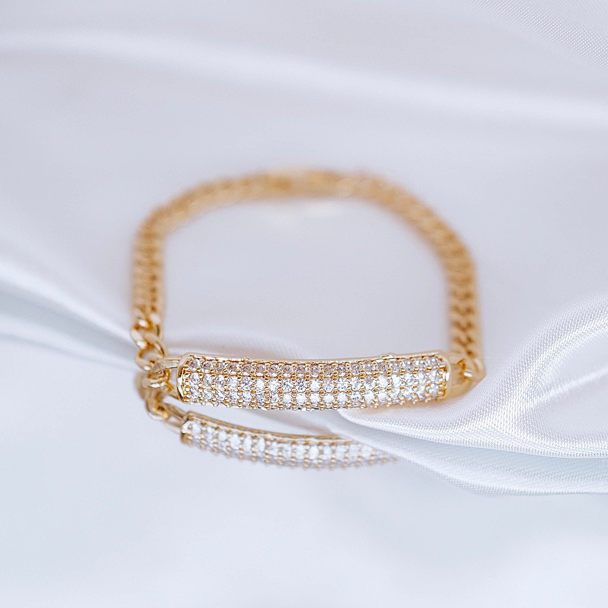 Rokassprādze "Ķēdes un kristāli"