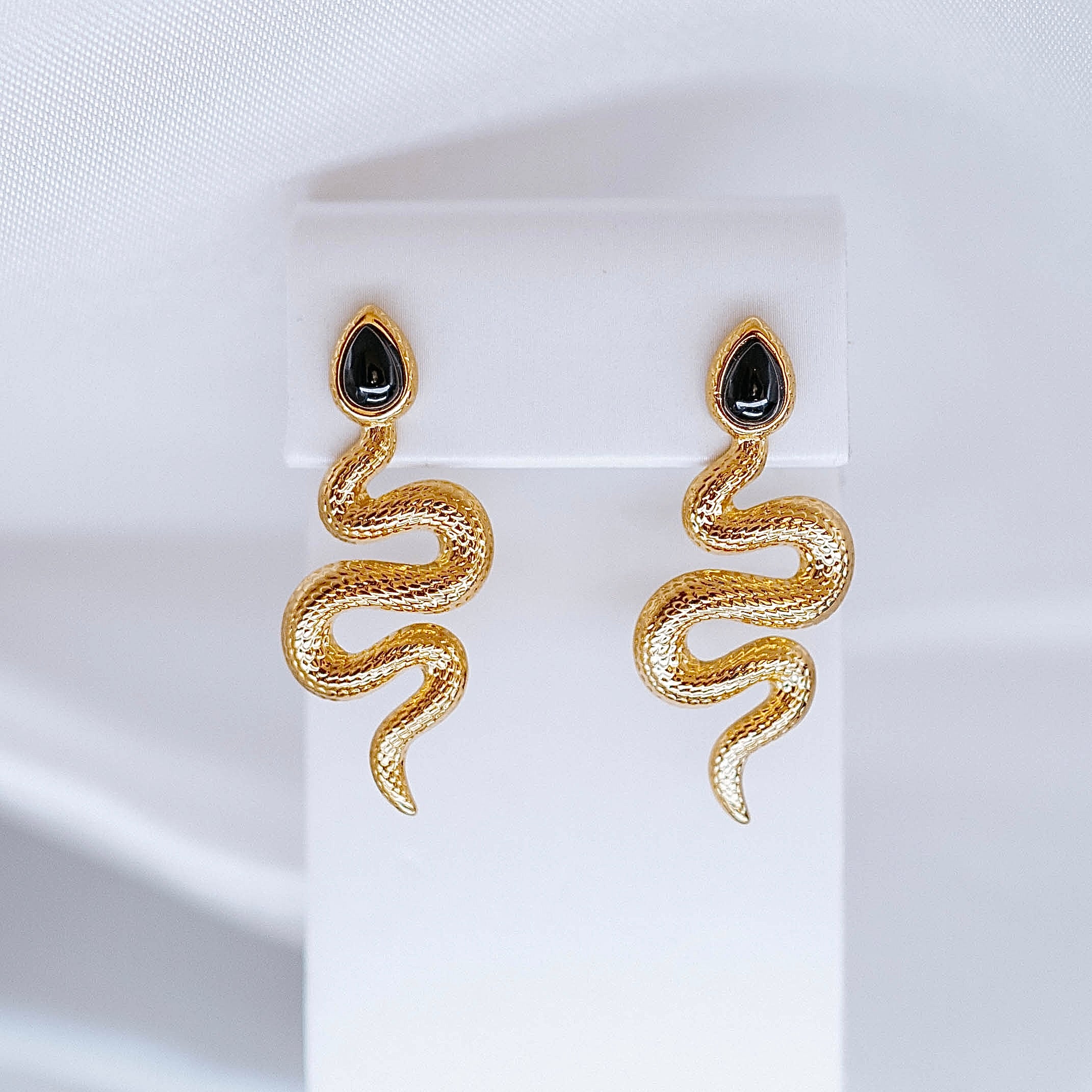 Auskari "Melnā čūska"