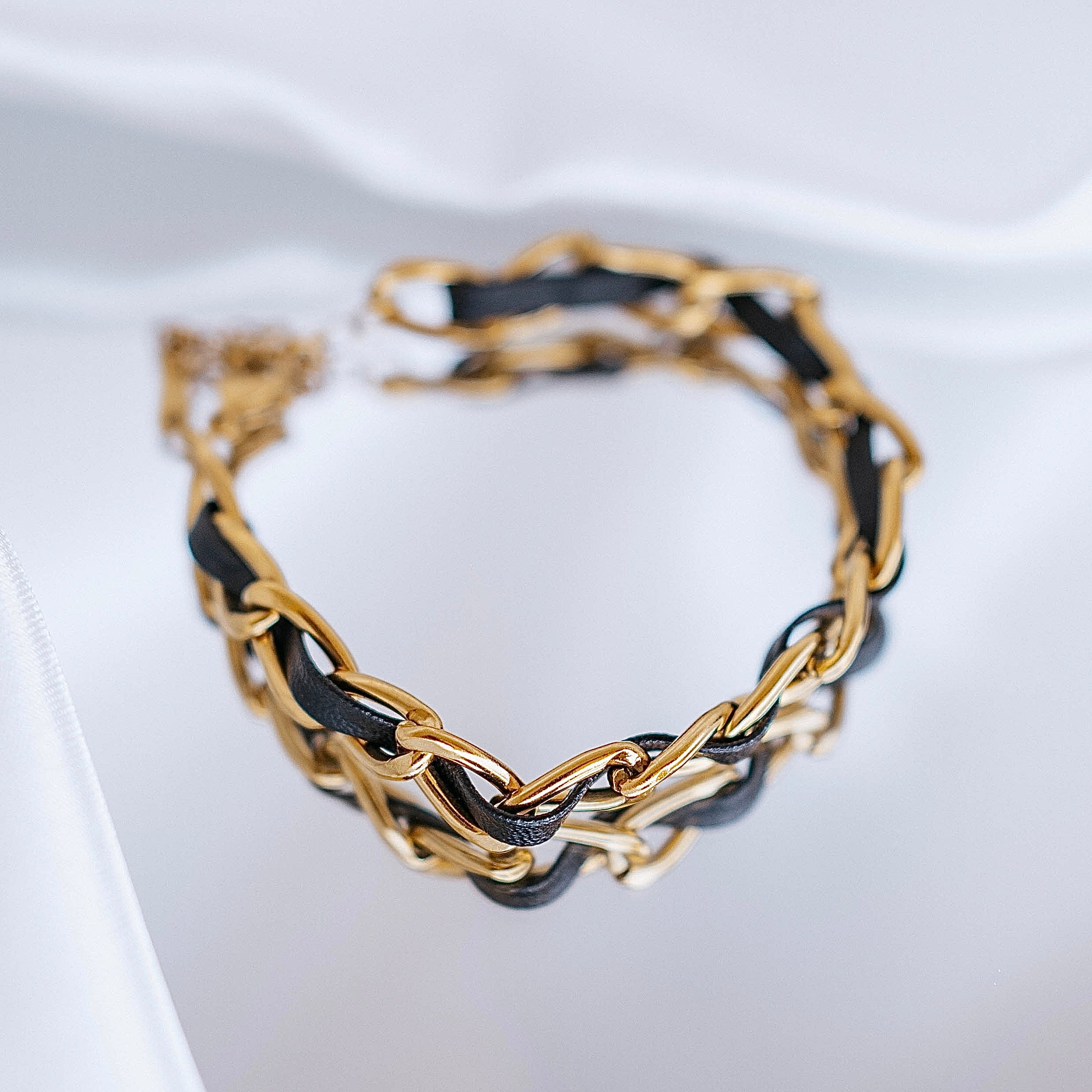 Rokassprādze "Vītais šarms"