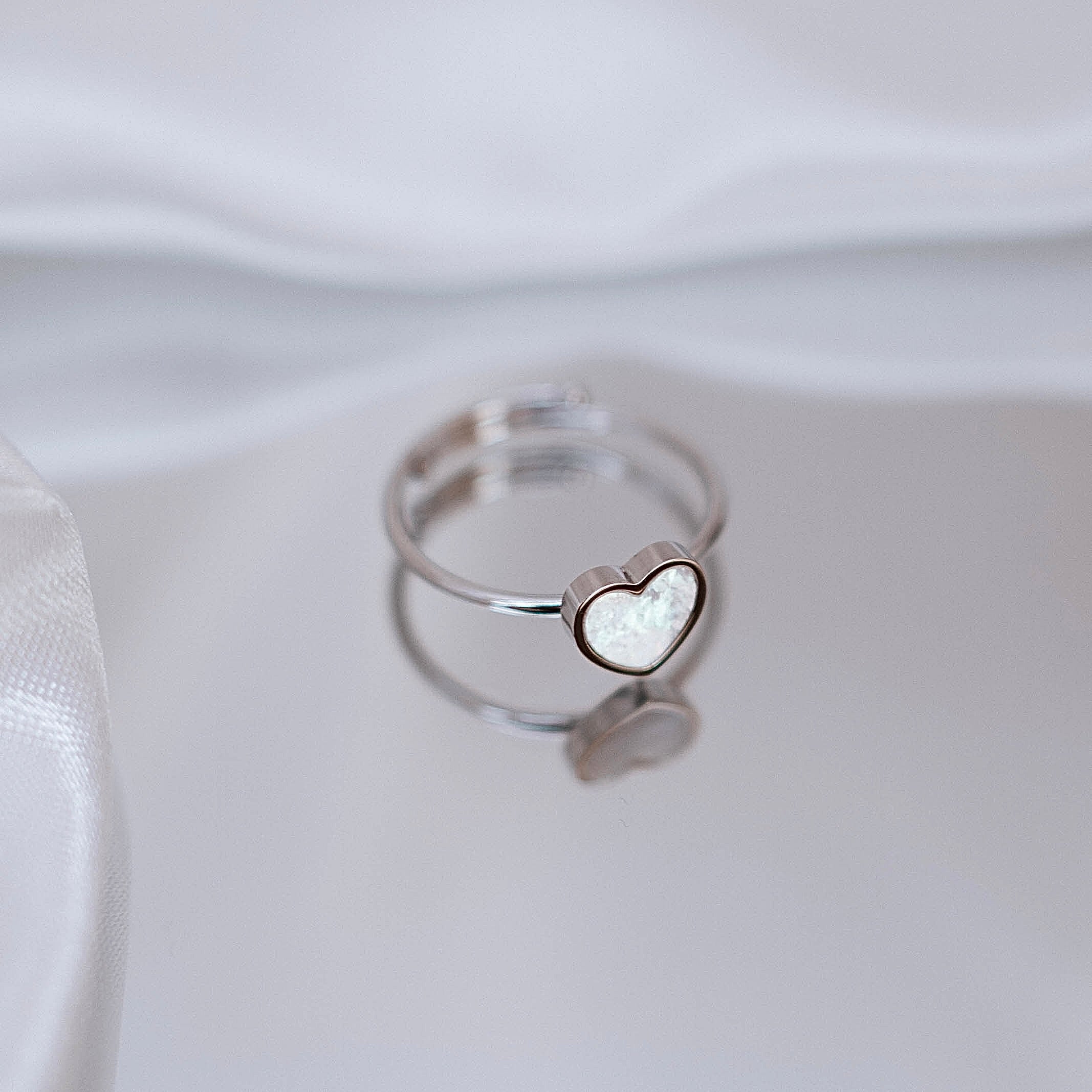 Gredzens "Gaišā baltā sirds"