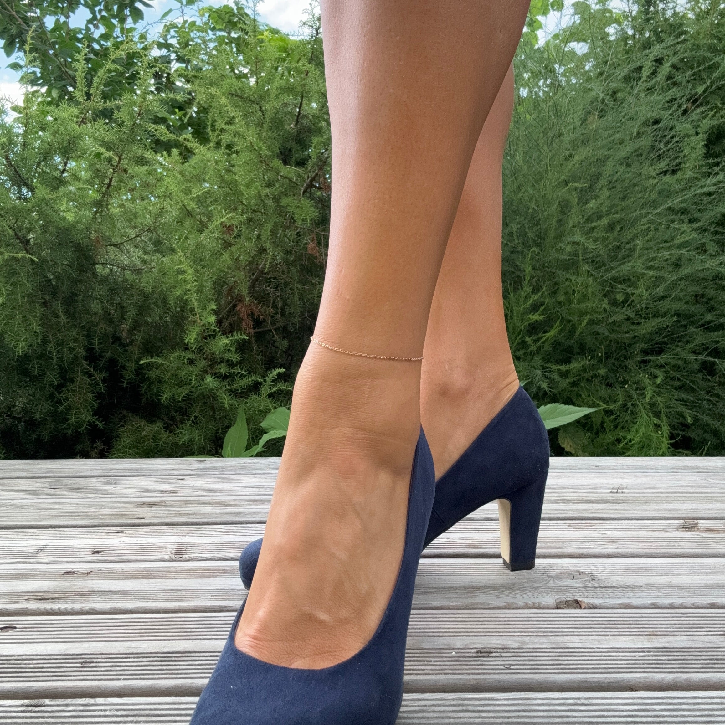 Apzeltīta ķēdīte, neizraisa alerģiju, kvalitatīva, neapsūbē. Drošs pirkums, ātra piegāde, plašs sortiments, vienkāršota atgriešana. Klasiska ķēdīte, kaklarota i…