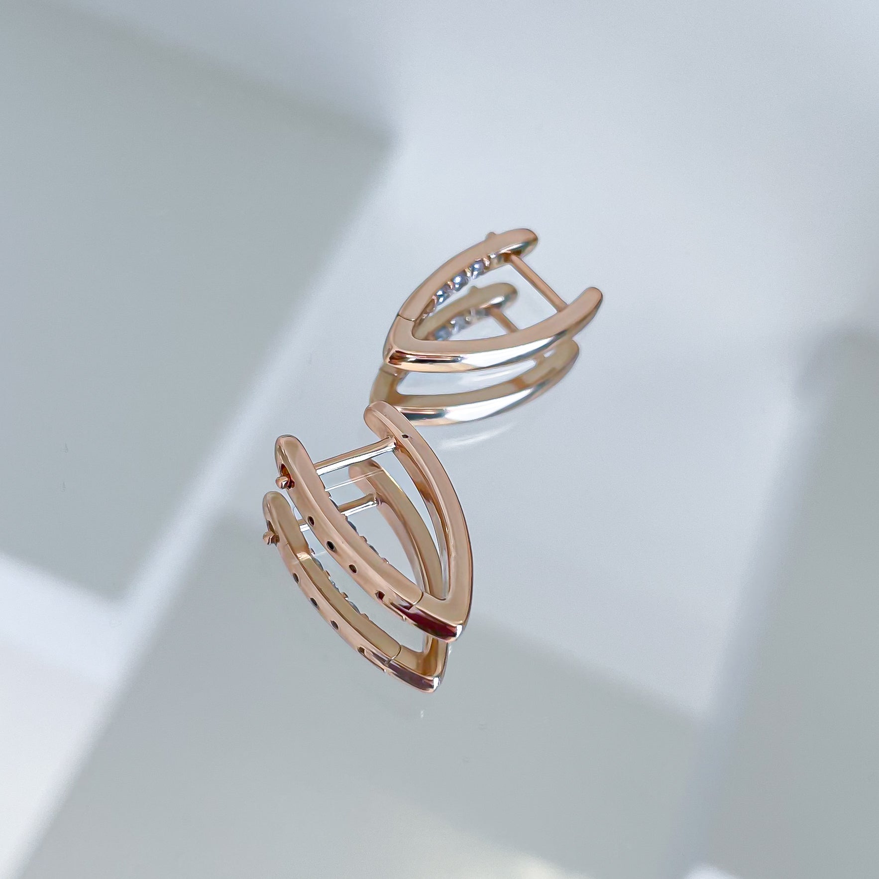 Auskari "Zeltītā lūzuma līnija"