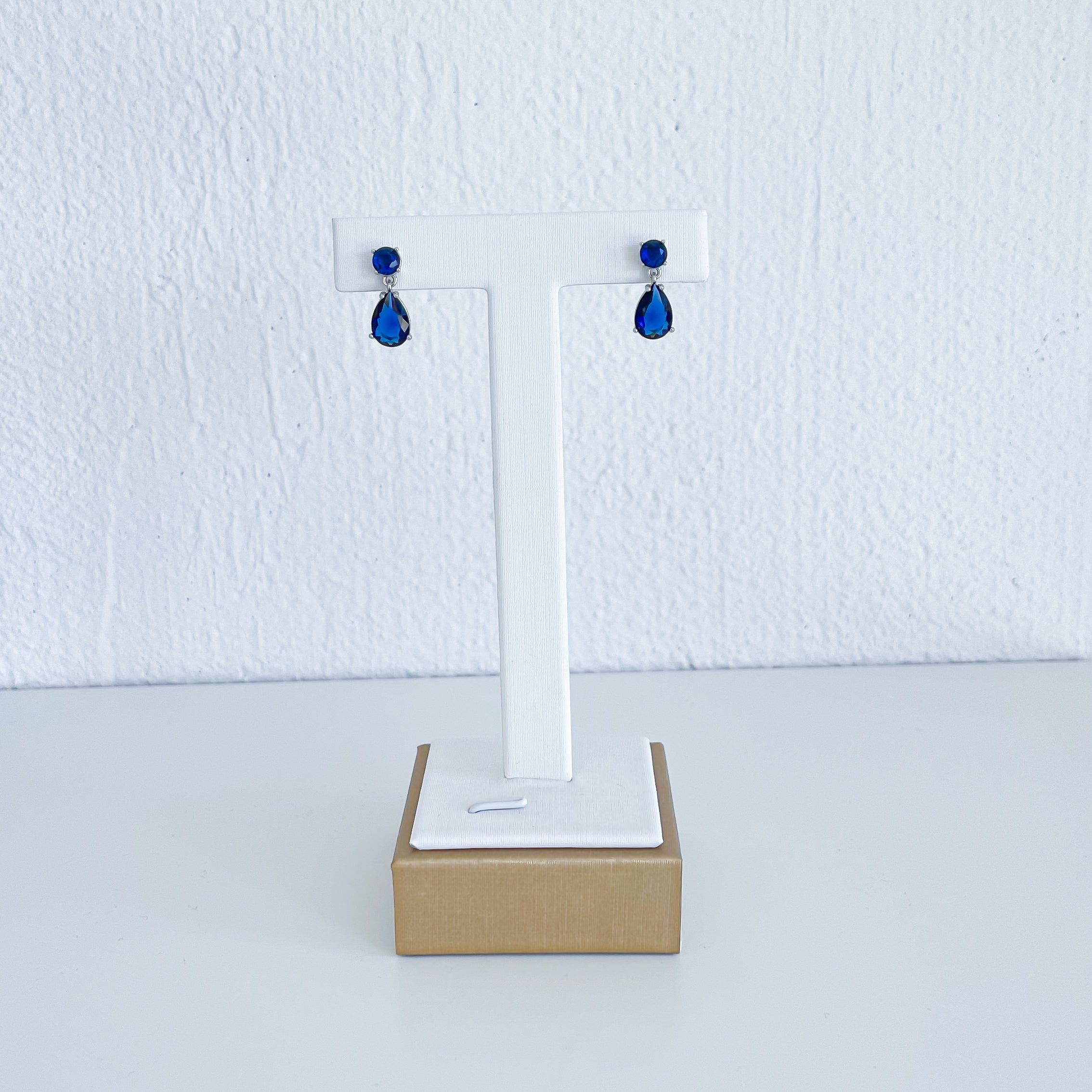 Auskari "Tumši zilā lāsīte"